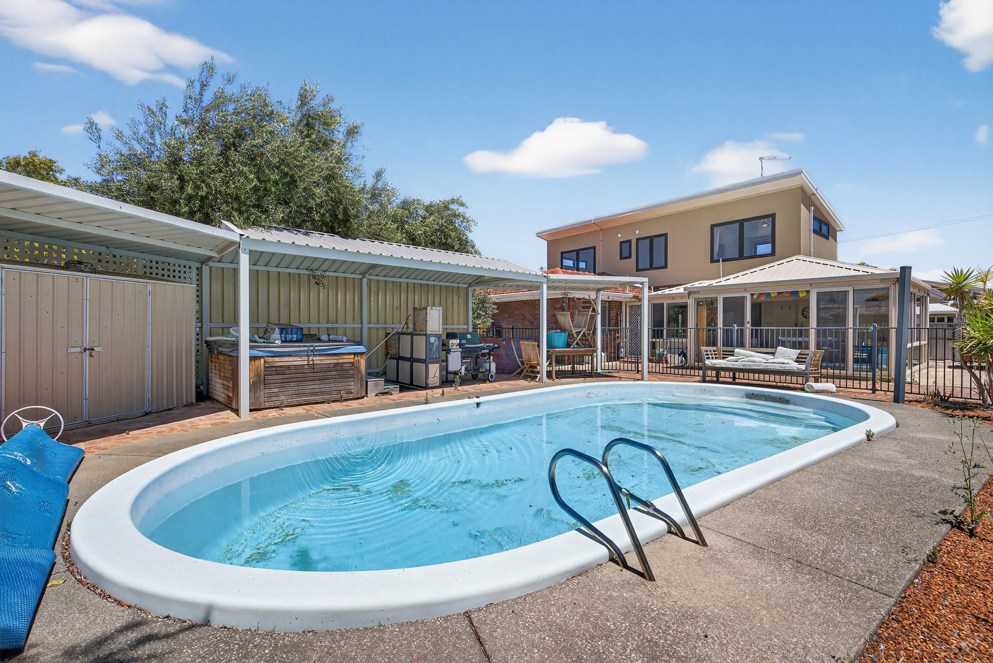 Furnished 2 Bedroom House in Safety Bay