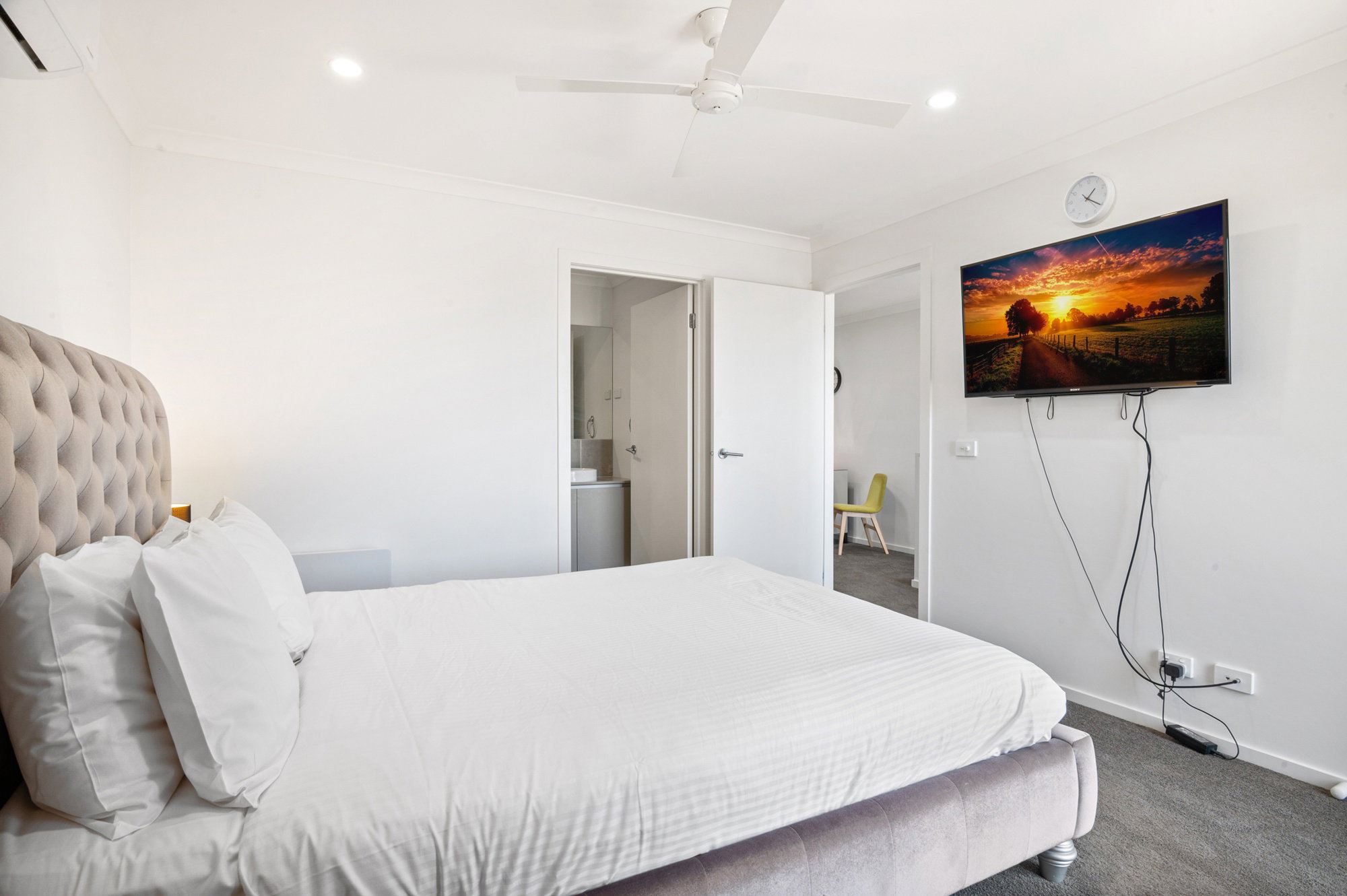Furnished 2 Bedroom House in Tarneit