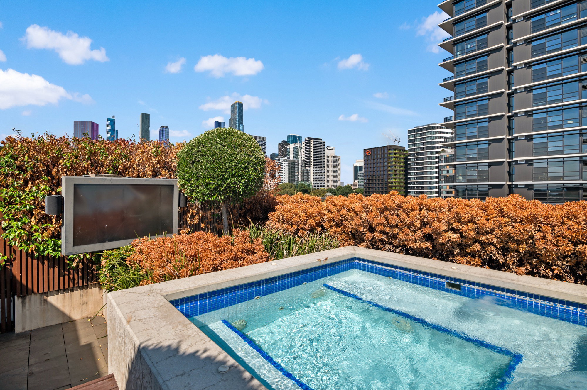 Furnished 1 Bedroom Apartment in West Melbourne