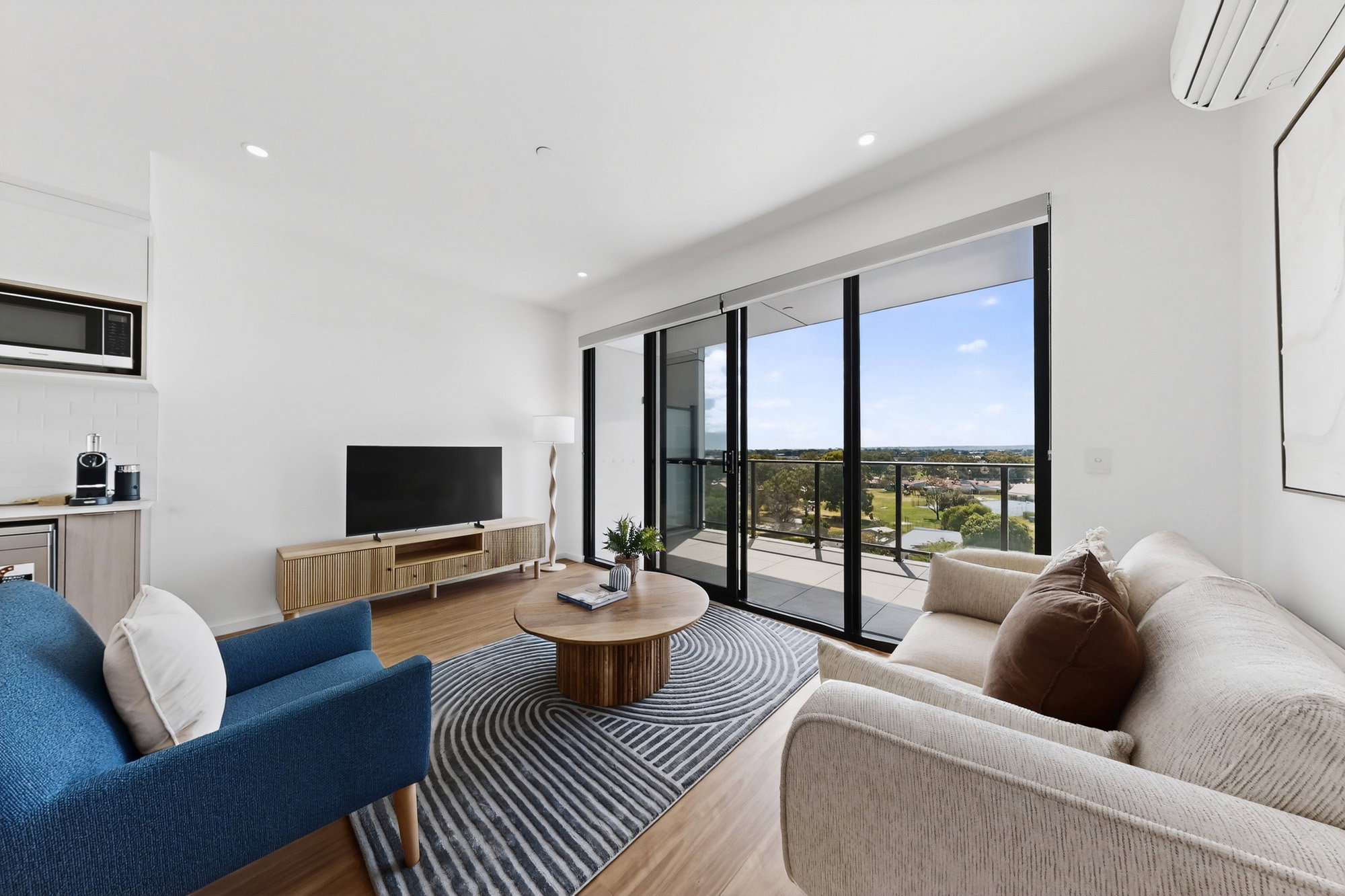 Furnished 2 Bedroom Apartment in Cannington