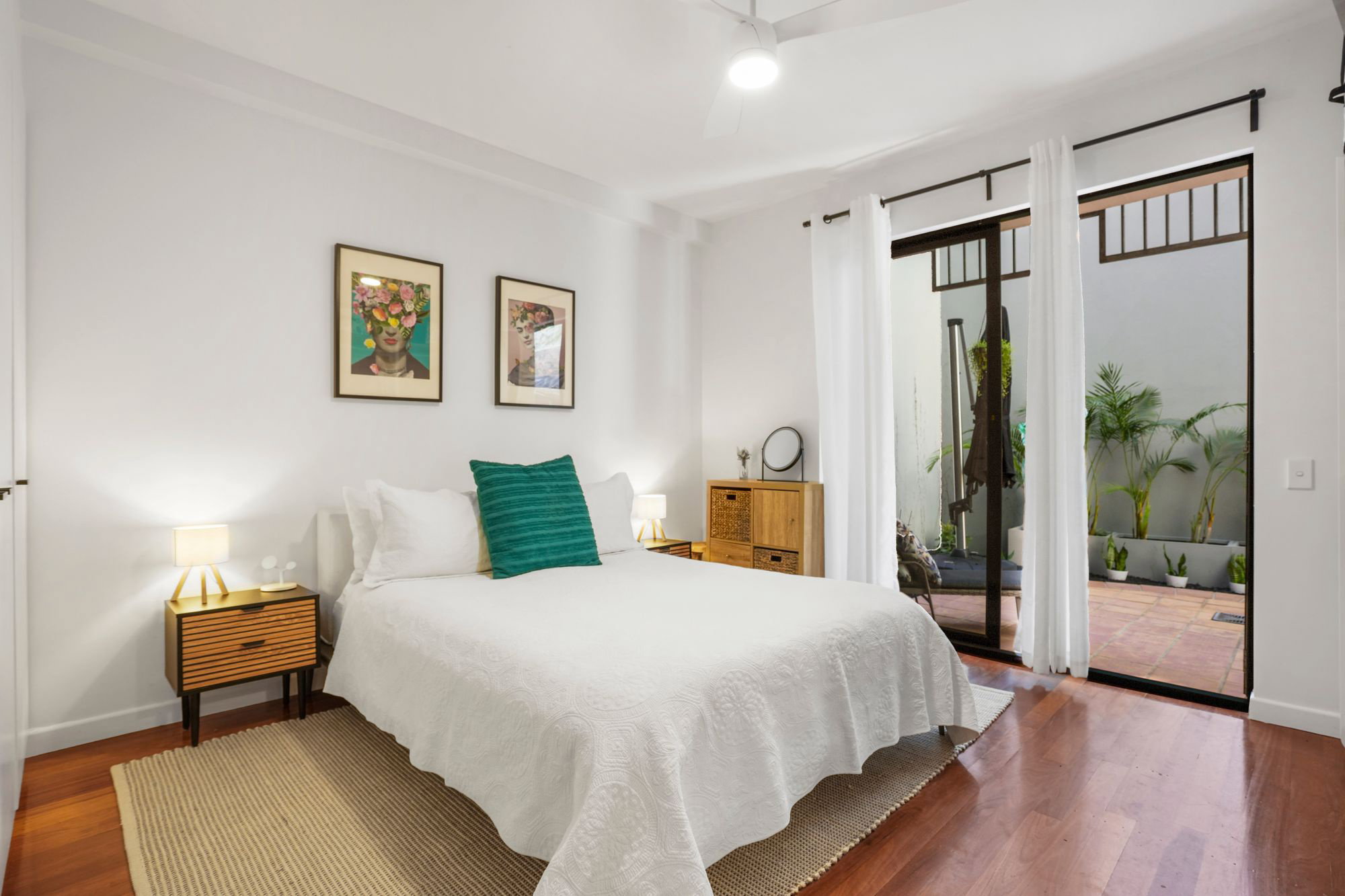Furnished 1 Bedroom Apartment in Fortitude Valley