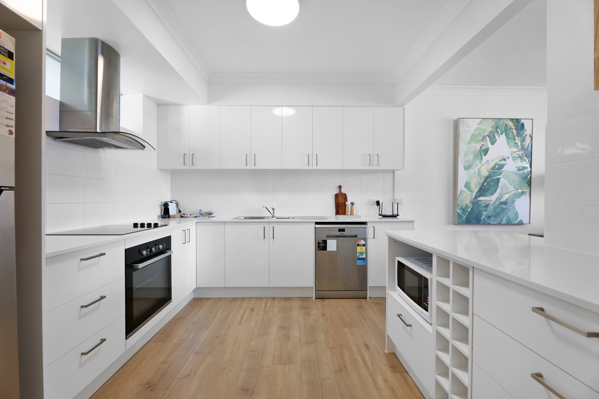 Furnished 2 Bedroom Apartment in Surfers Paradise
