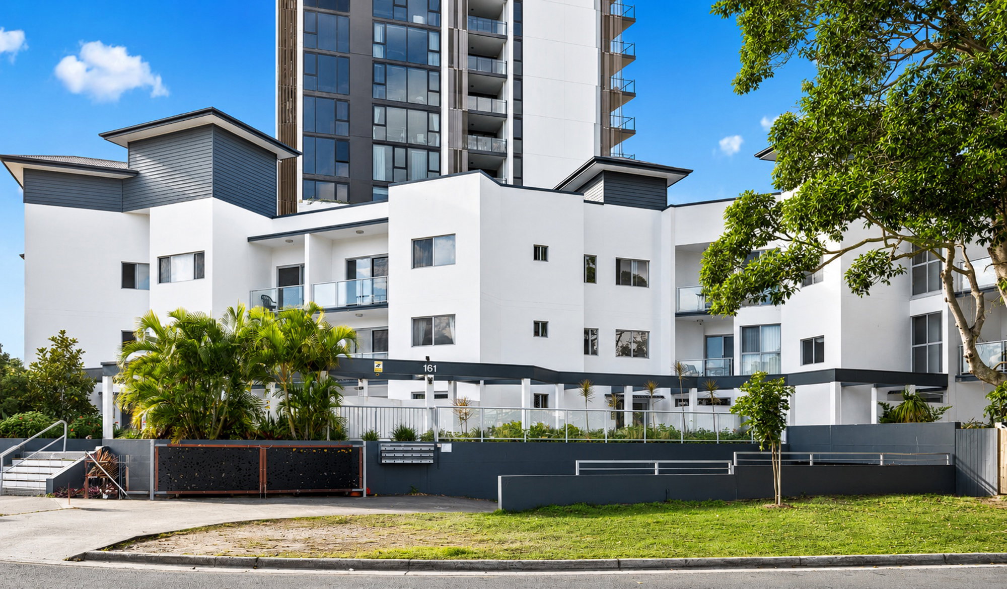 Furnished 2 Bedroom Apartment in Southport