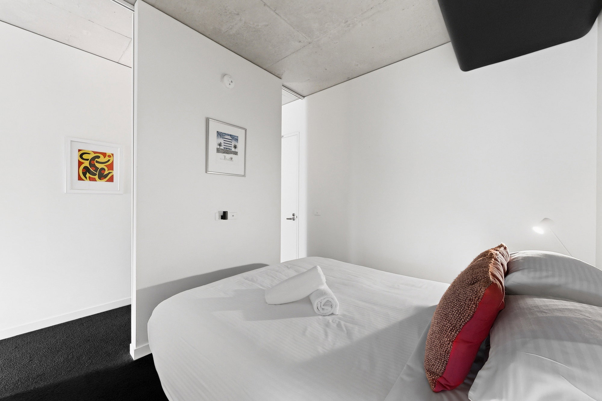 Furnished 1 Bedroom Apartment in South Melbourne