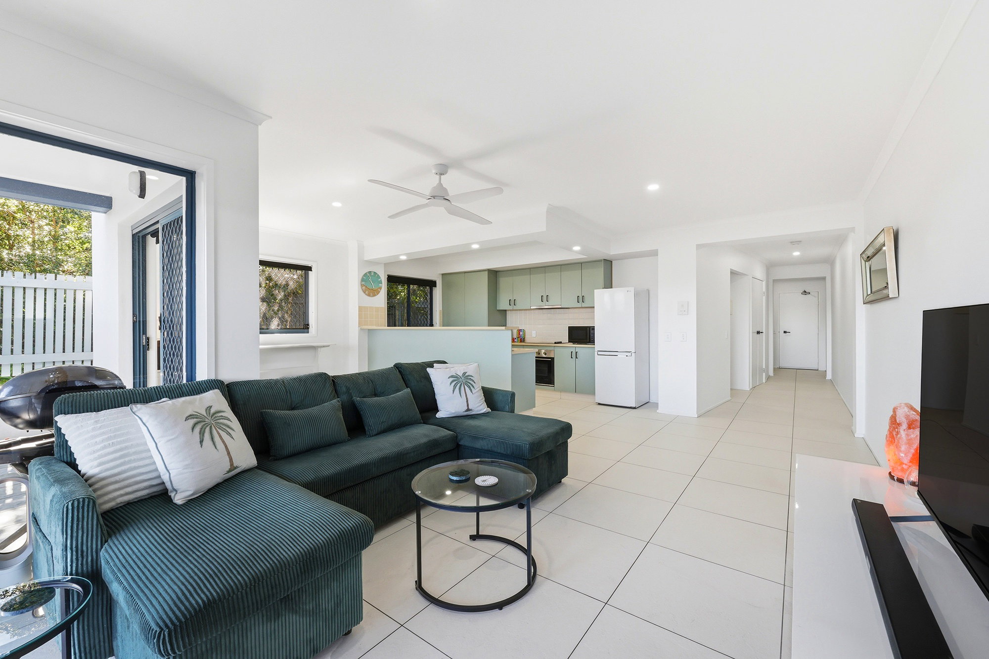 Furnished 2 Bedroom Apartment in Coolangatta