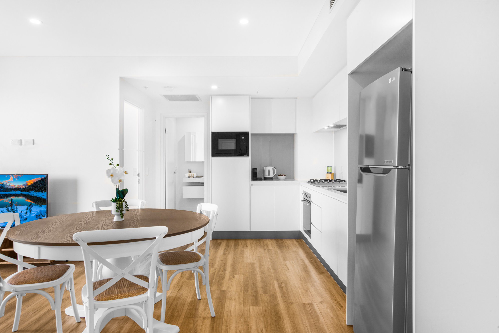 Furnished 2 Bedroom Apartment in Surfers Paradise