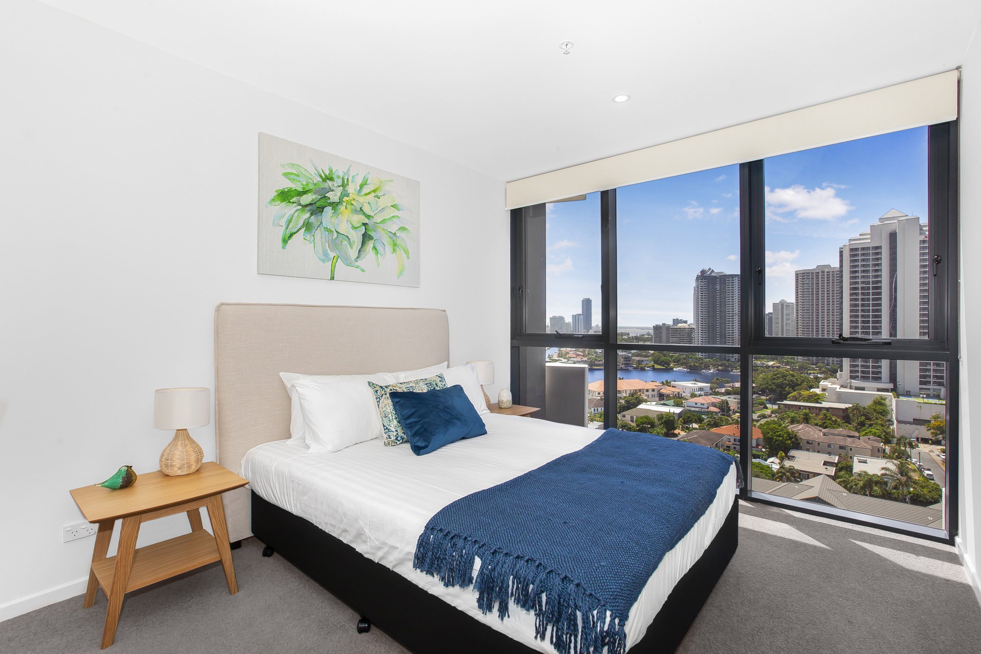 Furnished 2 Bedroom Apartment in Surfers Paradise