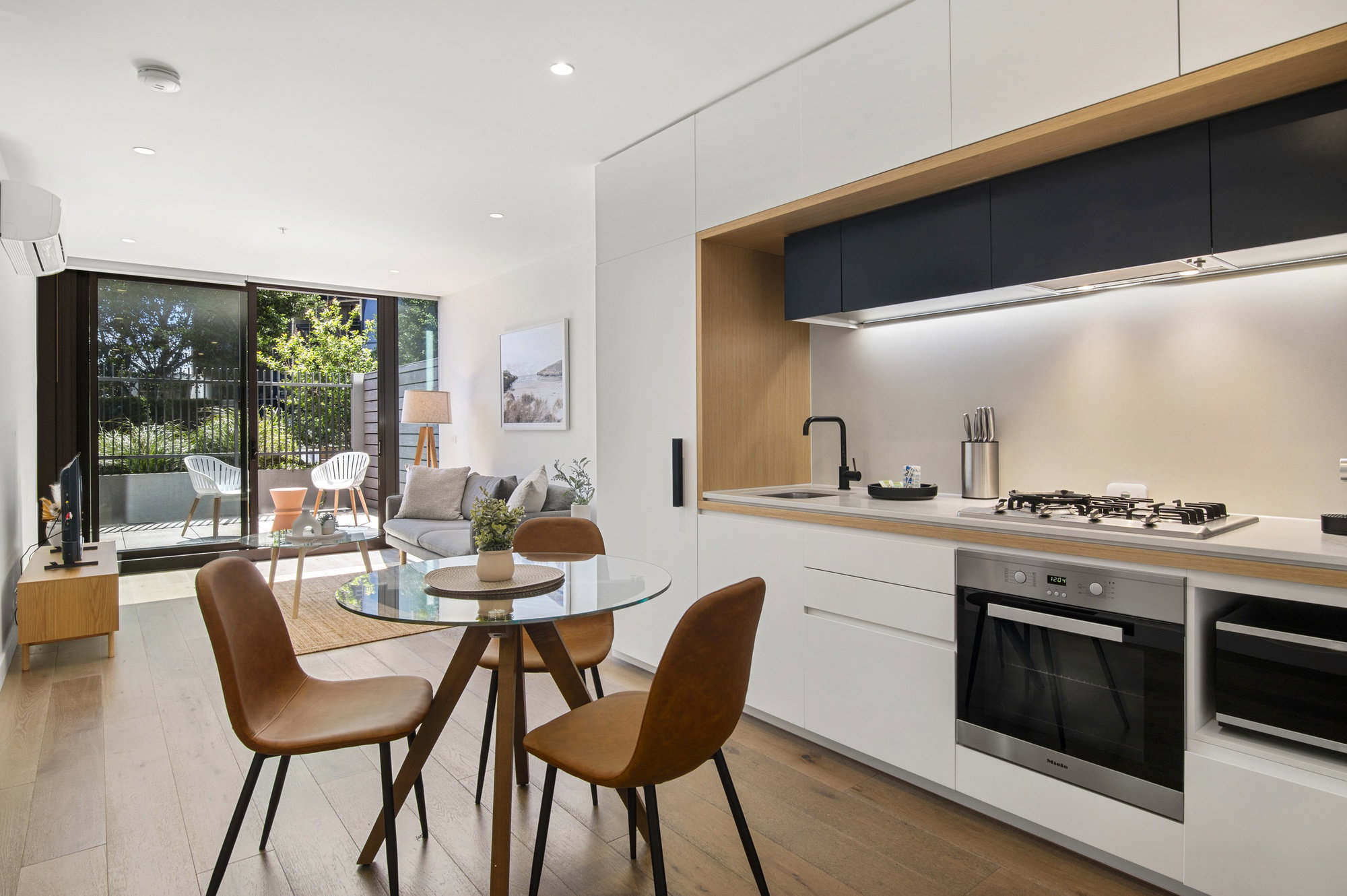 Furnished 1 Bedroom Apartment in Docklands