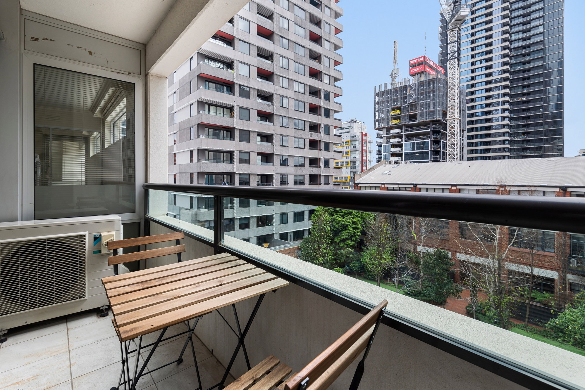 Furnished 3 Bedroom Apartment in West Melbourne