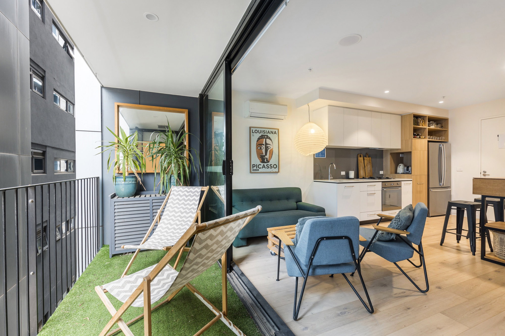 Furnished 2 Bedroom Apartment in South Melbourne