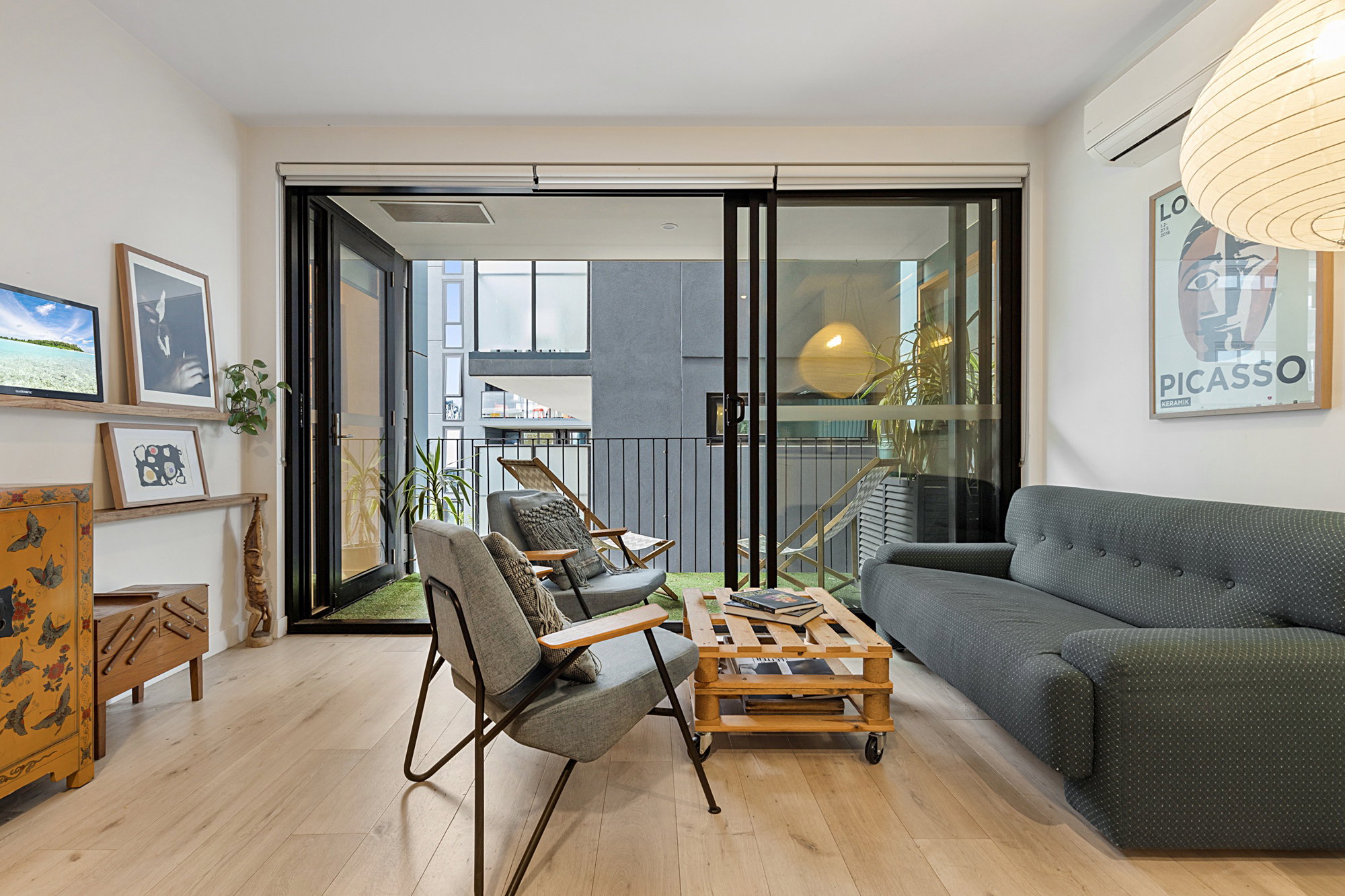 Furnished 2 Bedroom Apartment in South Melbourne