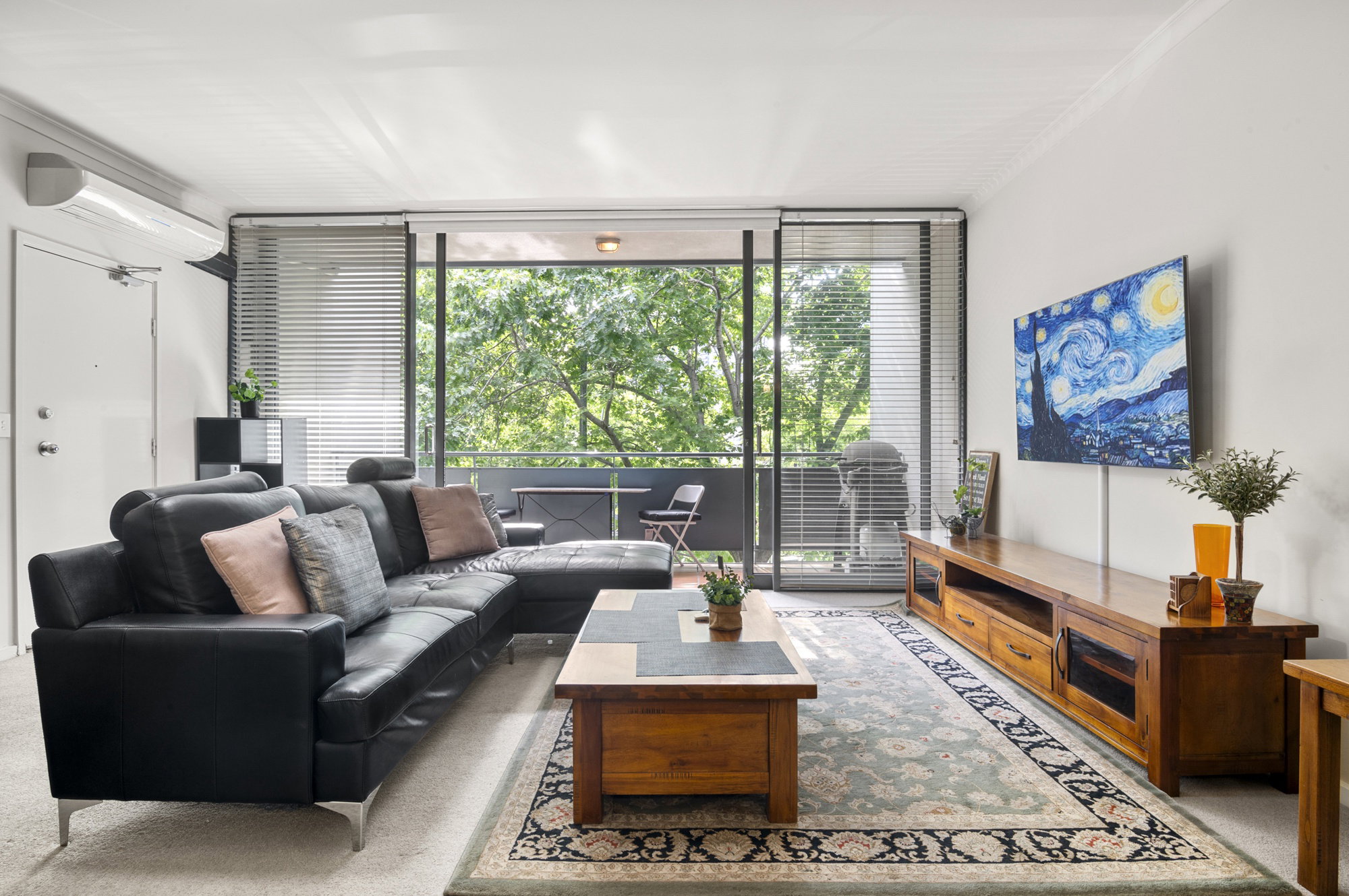 Furnished 2 Bedroom Apartment in Southbank