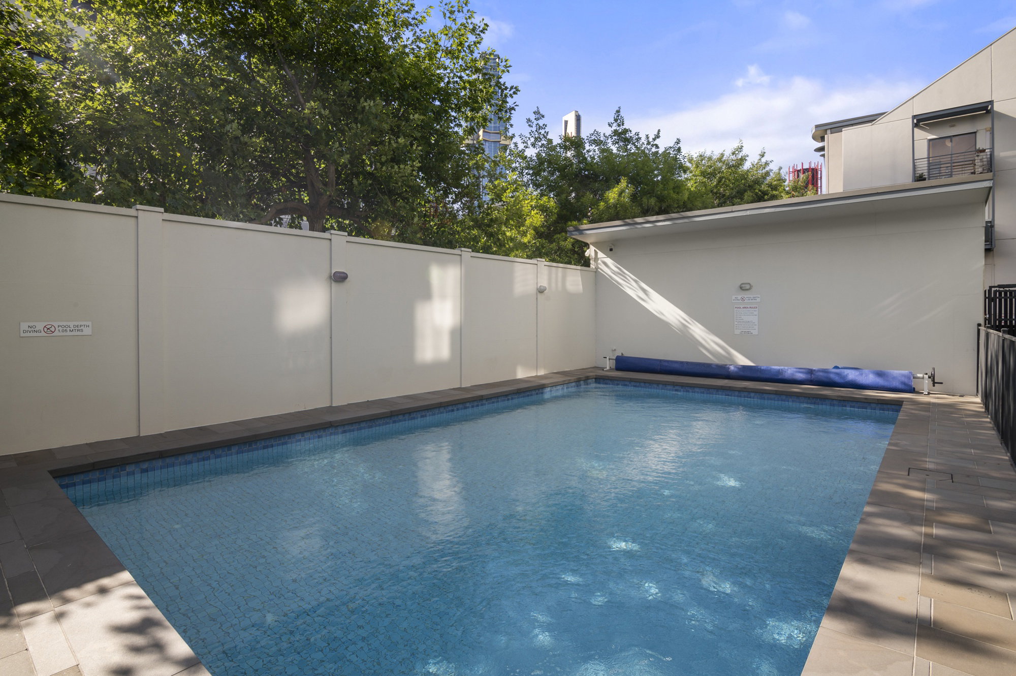 Furnished 2 Bedroom Apartment in Southbank