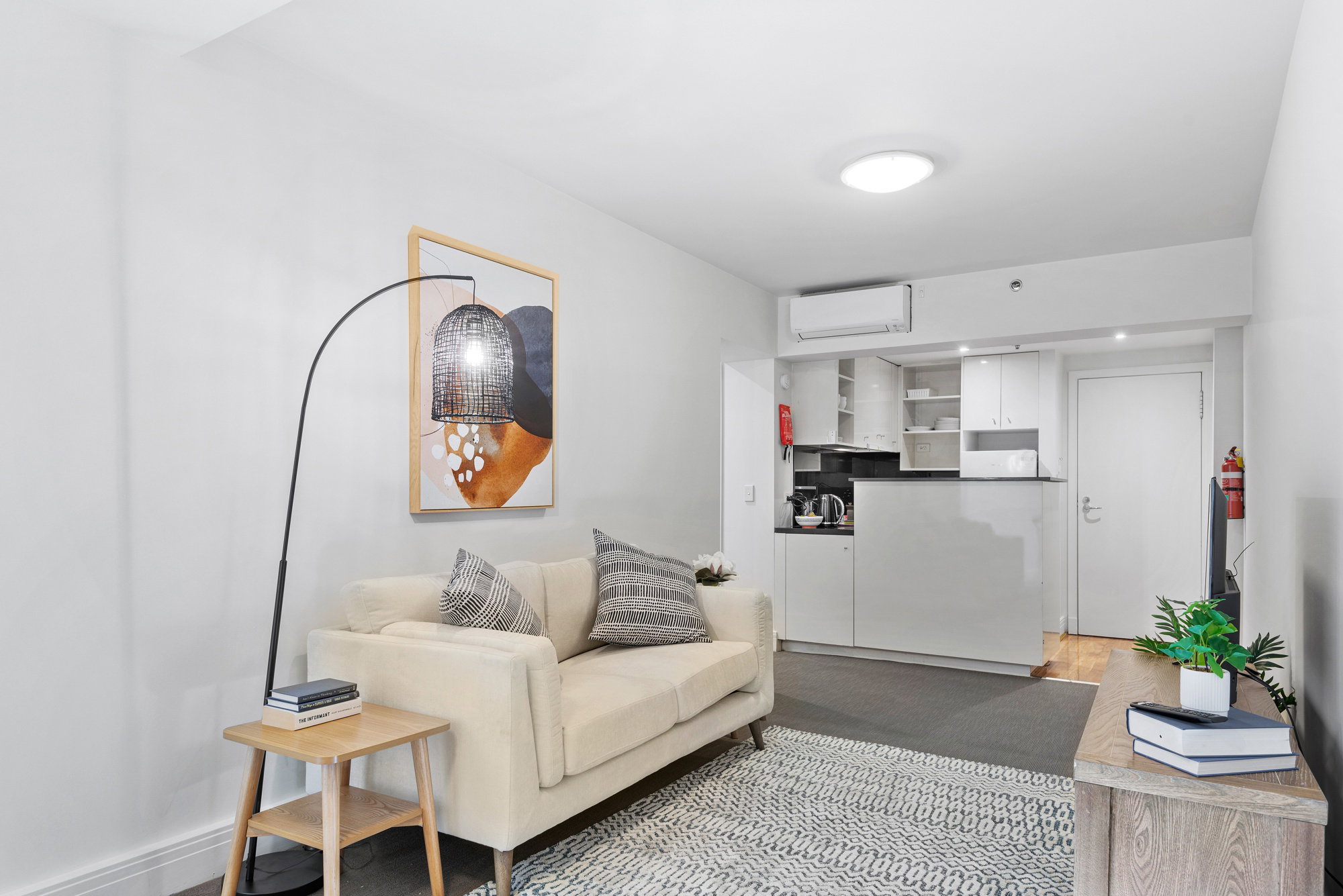Furnished 1 Bedroom Apartment in South Yarra