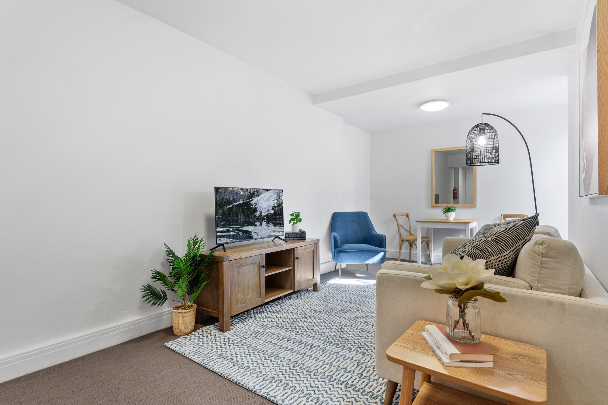 Furnished 1 Bedroom Apartment in South Yarra