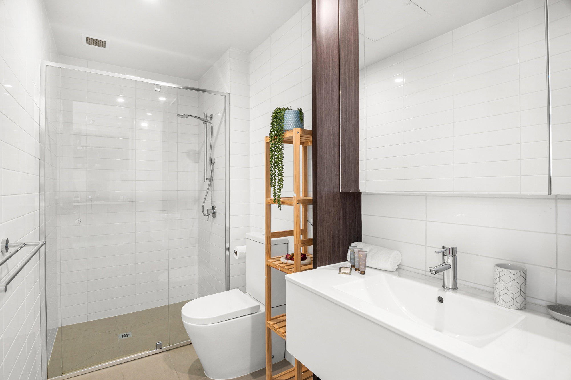 Furnished 2 Bedroom Apartment in St Kilda
