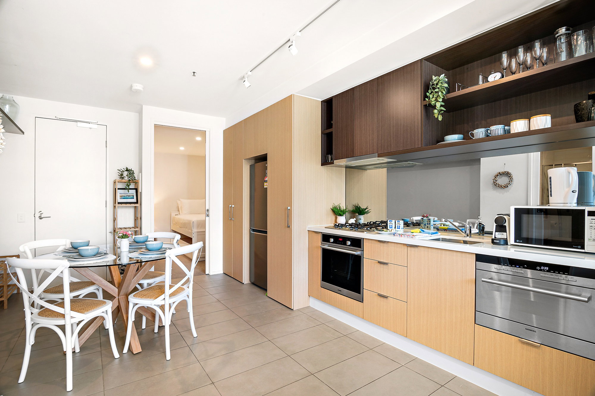 Furnished 2 Bedroom Apartment in St Kilda
