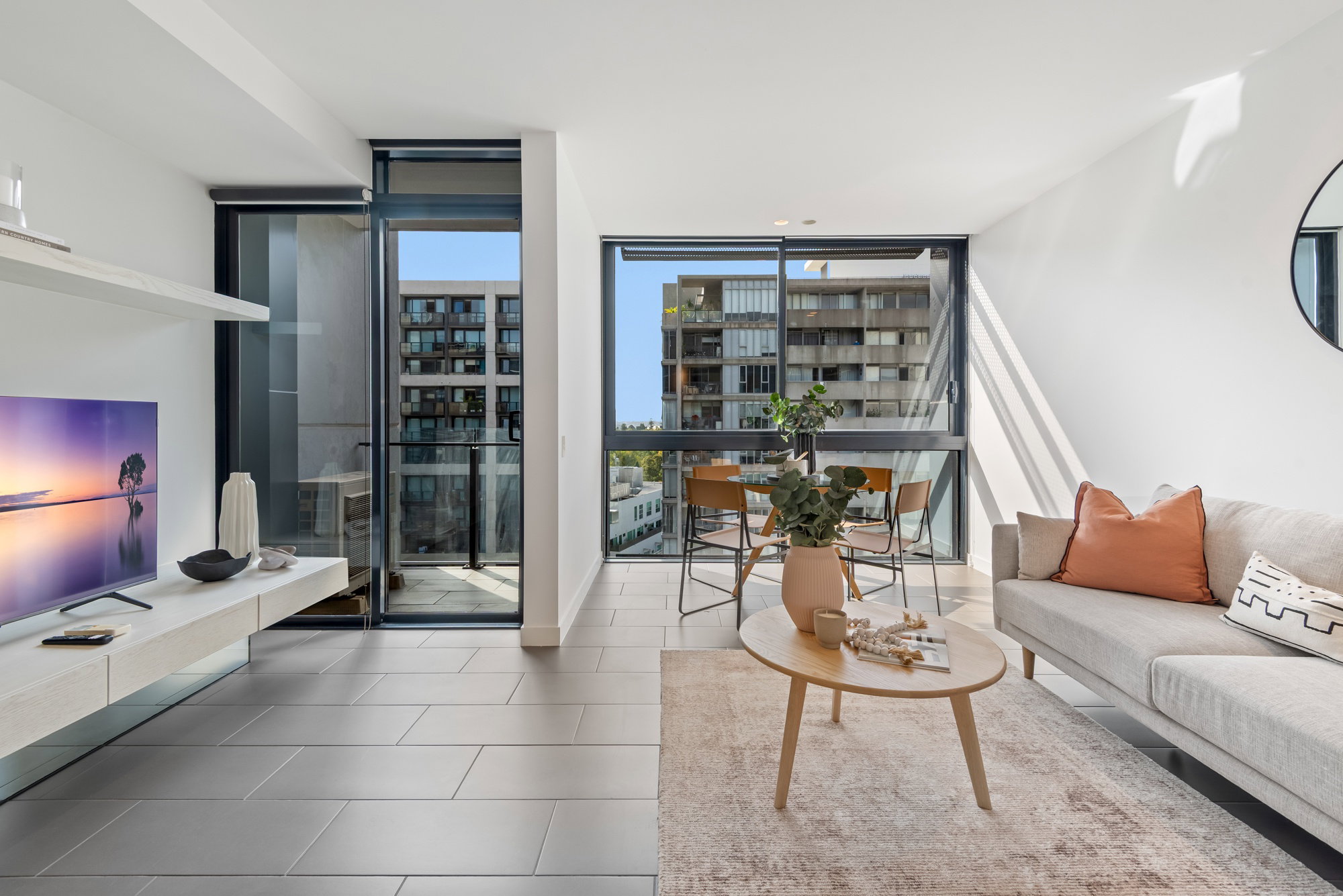 Furnished 1 Bedroom Apartment in Southbank