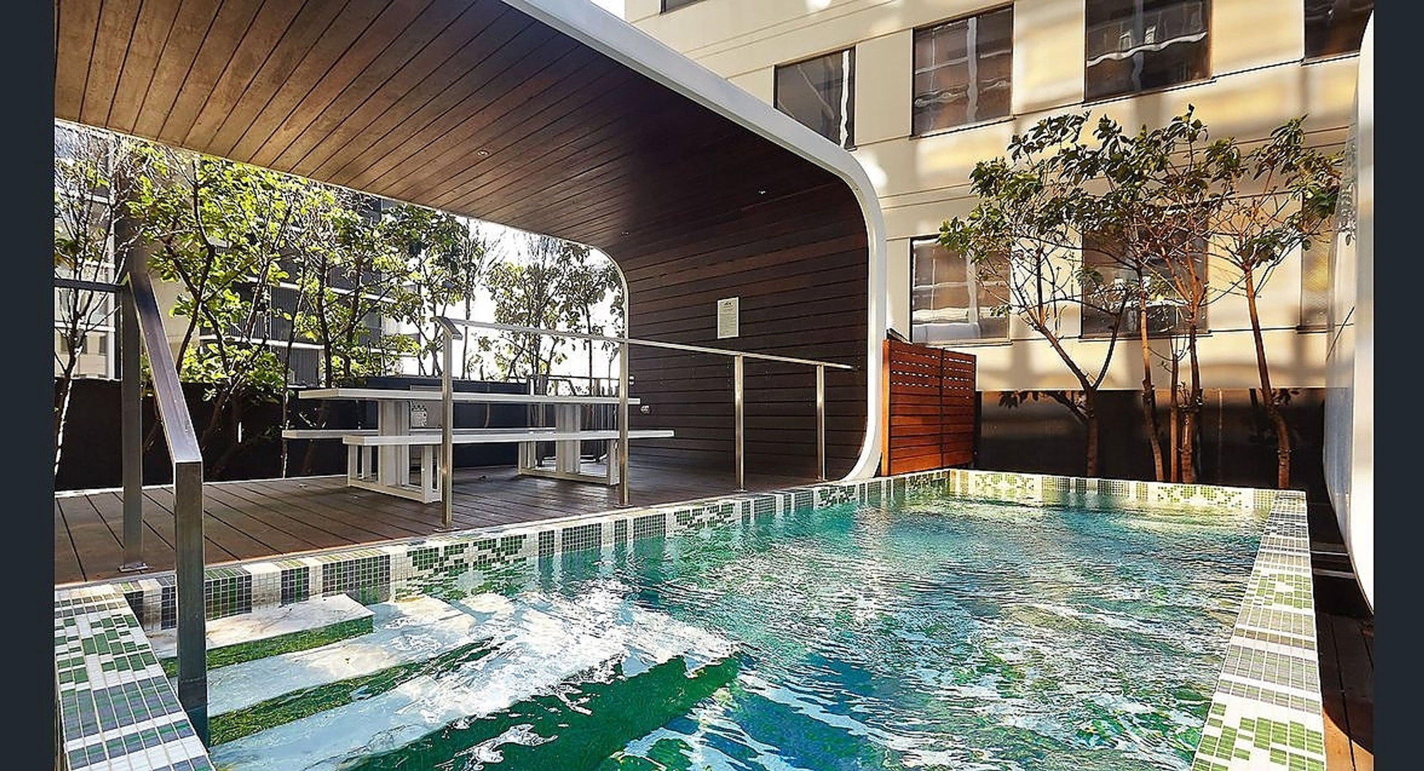 Furnished 1 Bedroom Apartment in Southbank