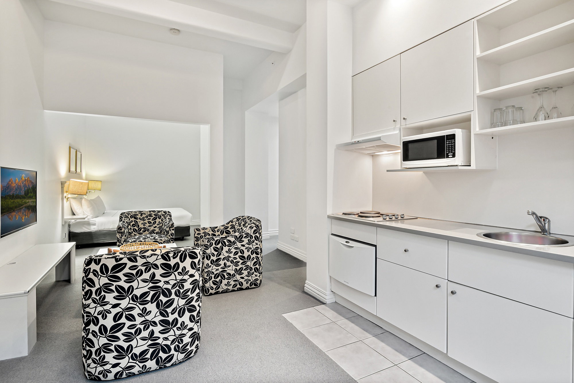 Furnished 1 Bedroom Rental in Melbourne