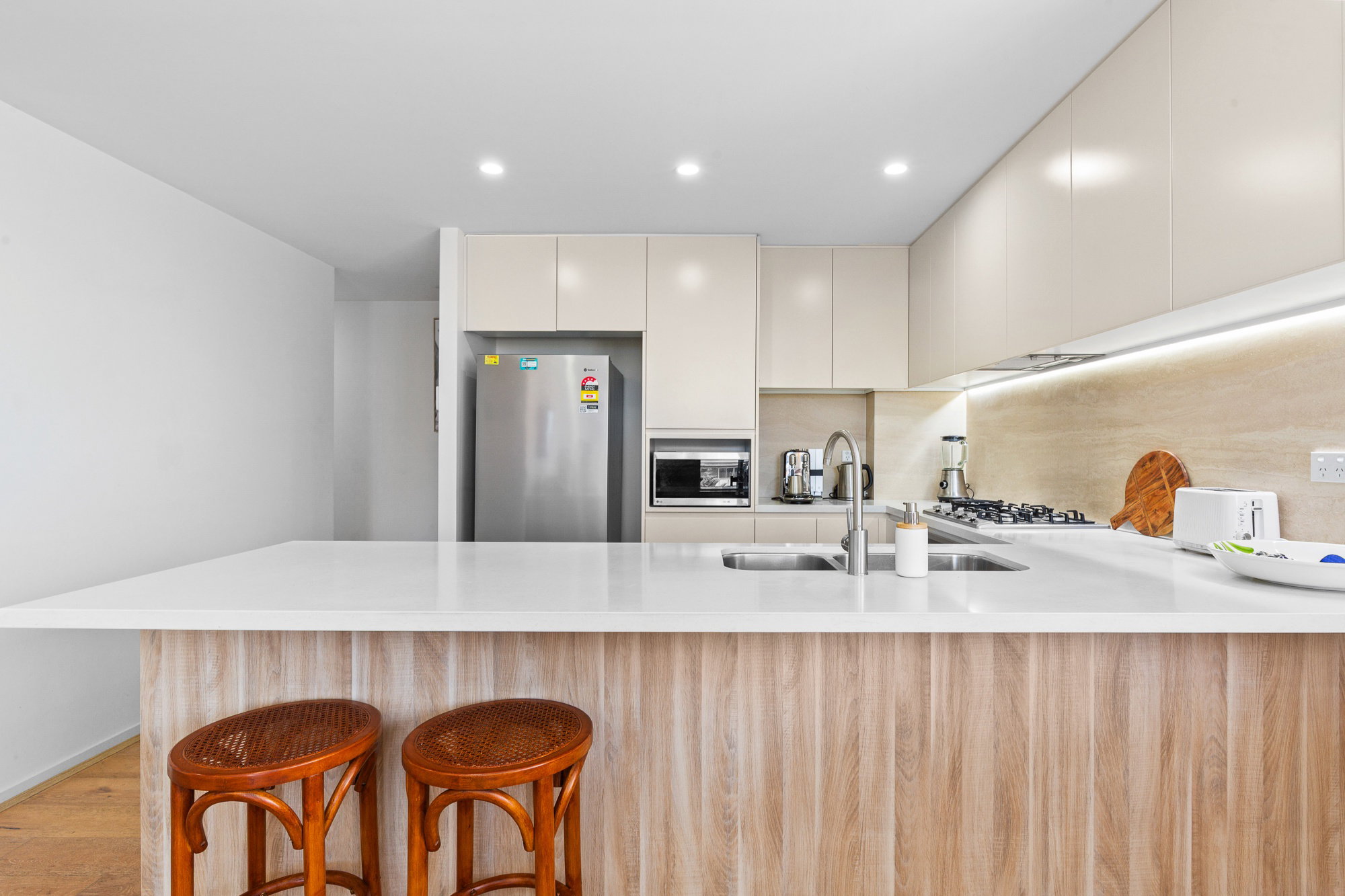 Furnished 3 Bedroom Apartment in Newport