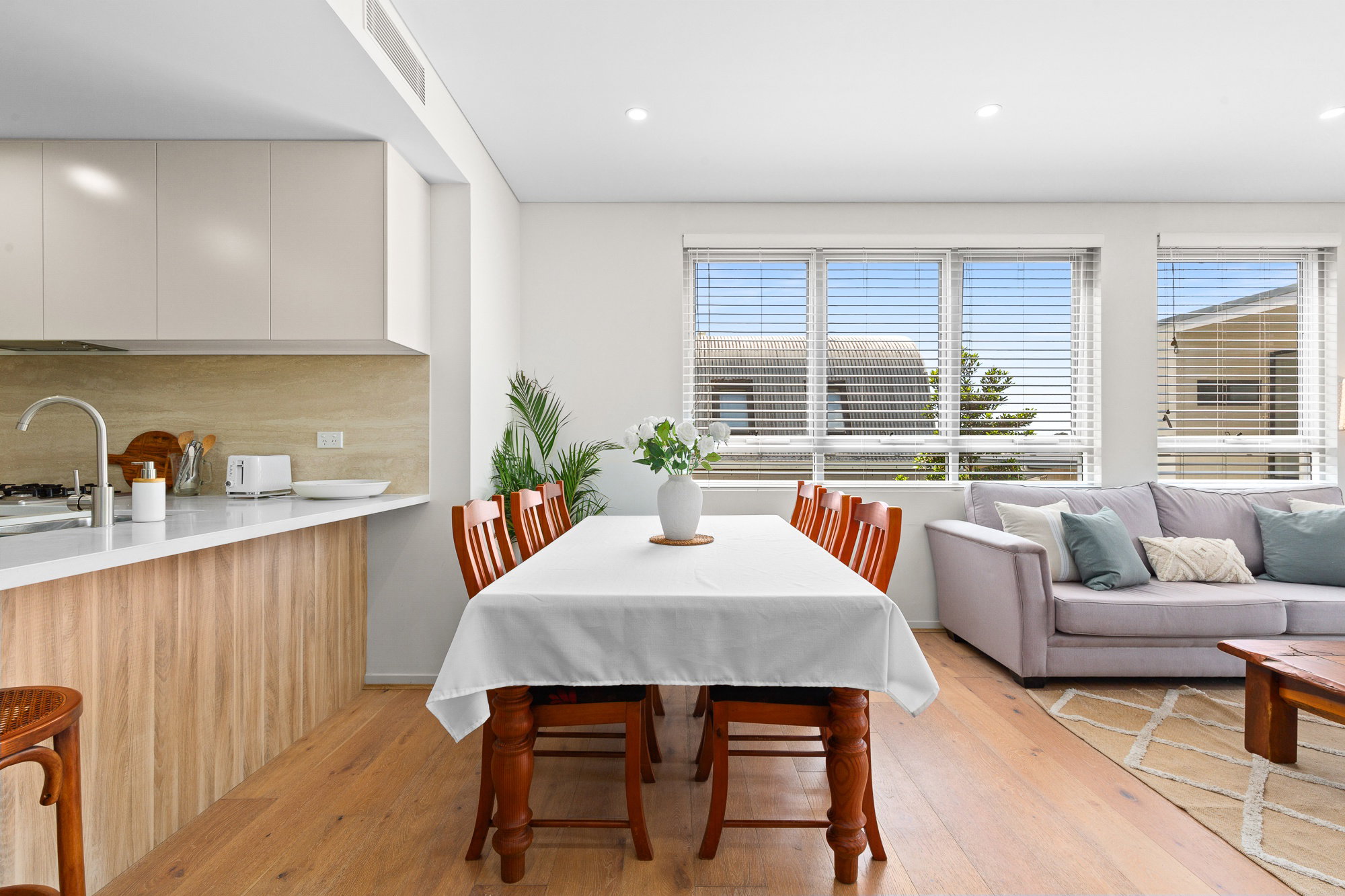 Furnished 3 Bedroom Apartment in Newport