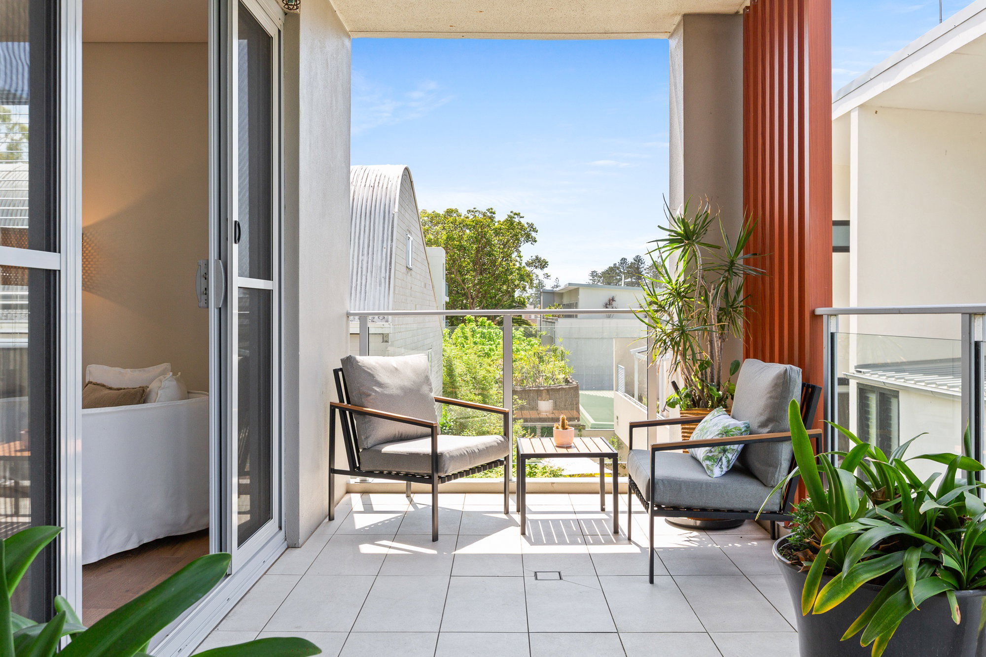 Furnished 3 Bedroom Apartment in Newport
