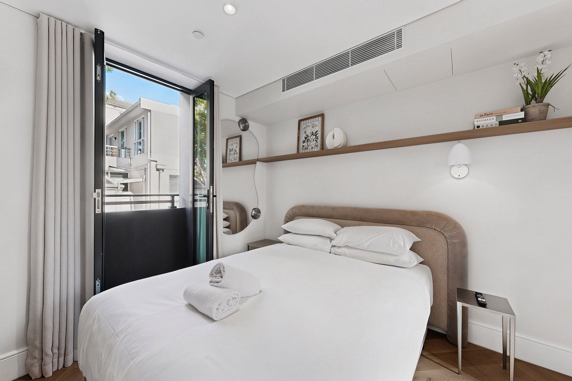 Furnished 1 Bedroom Rental in Potts Point