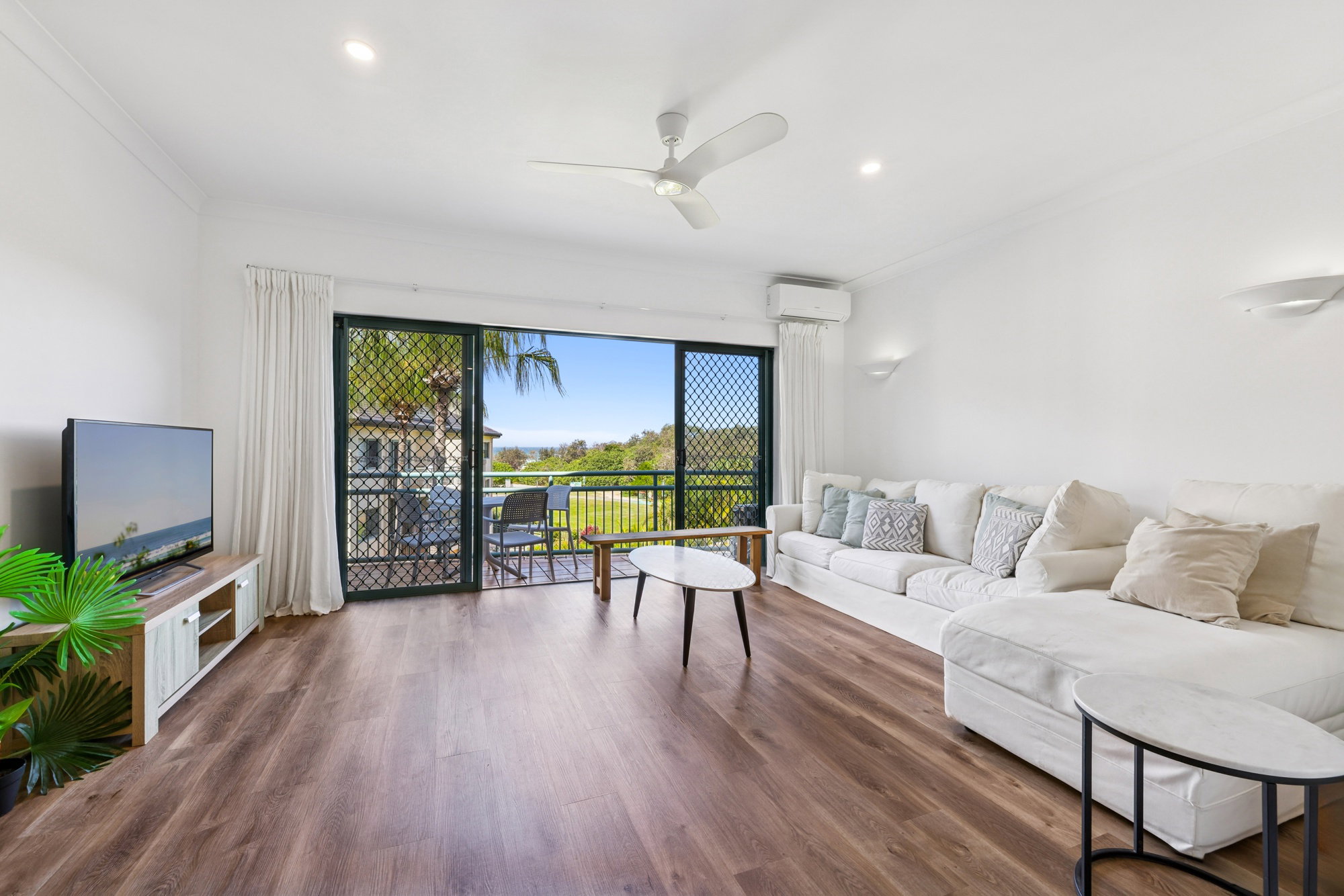Furnished 2 Bedroom Apartment in Palm Beach