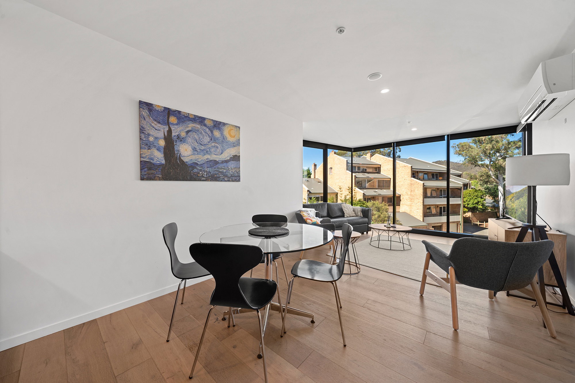 Furnished 2 Bedroom Apartment in Reid