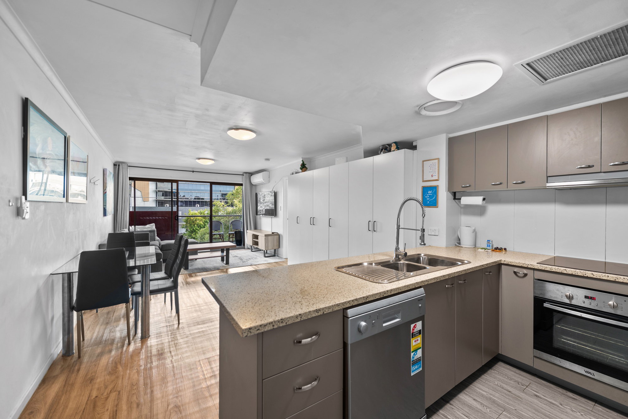 Furnished 2 Bedroom Apartment in Bowen Hills