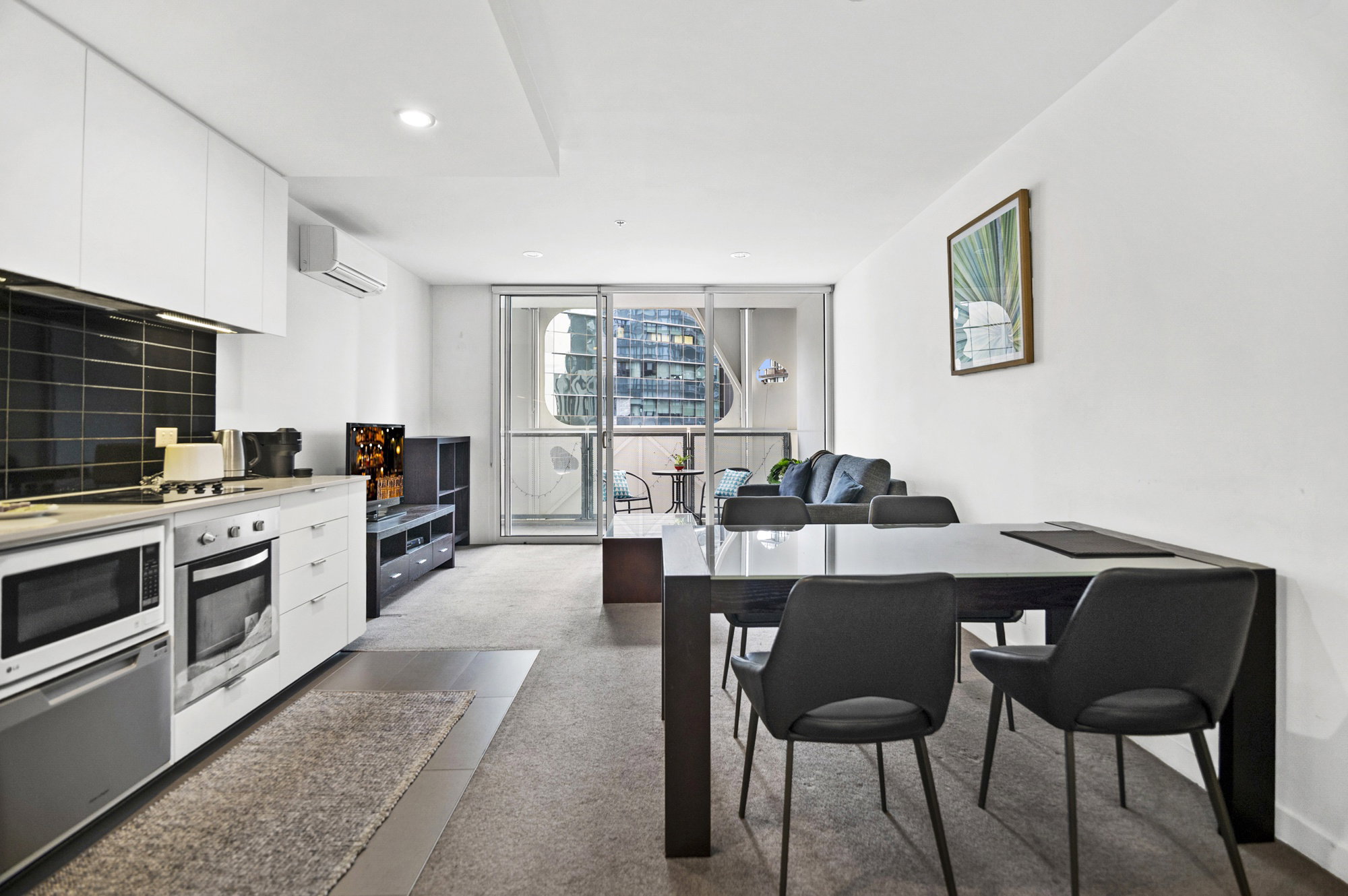 Furnished 1 Bedroom Apartment in Docklands