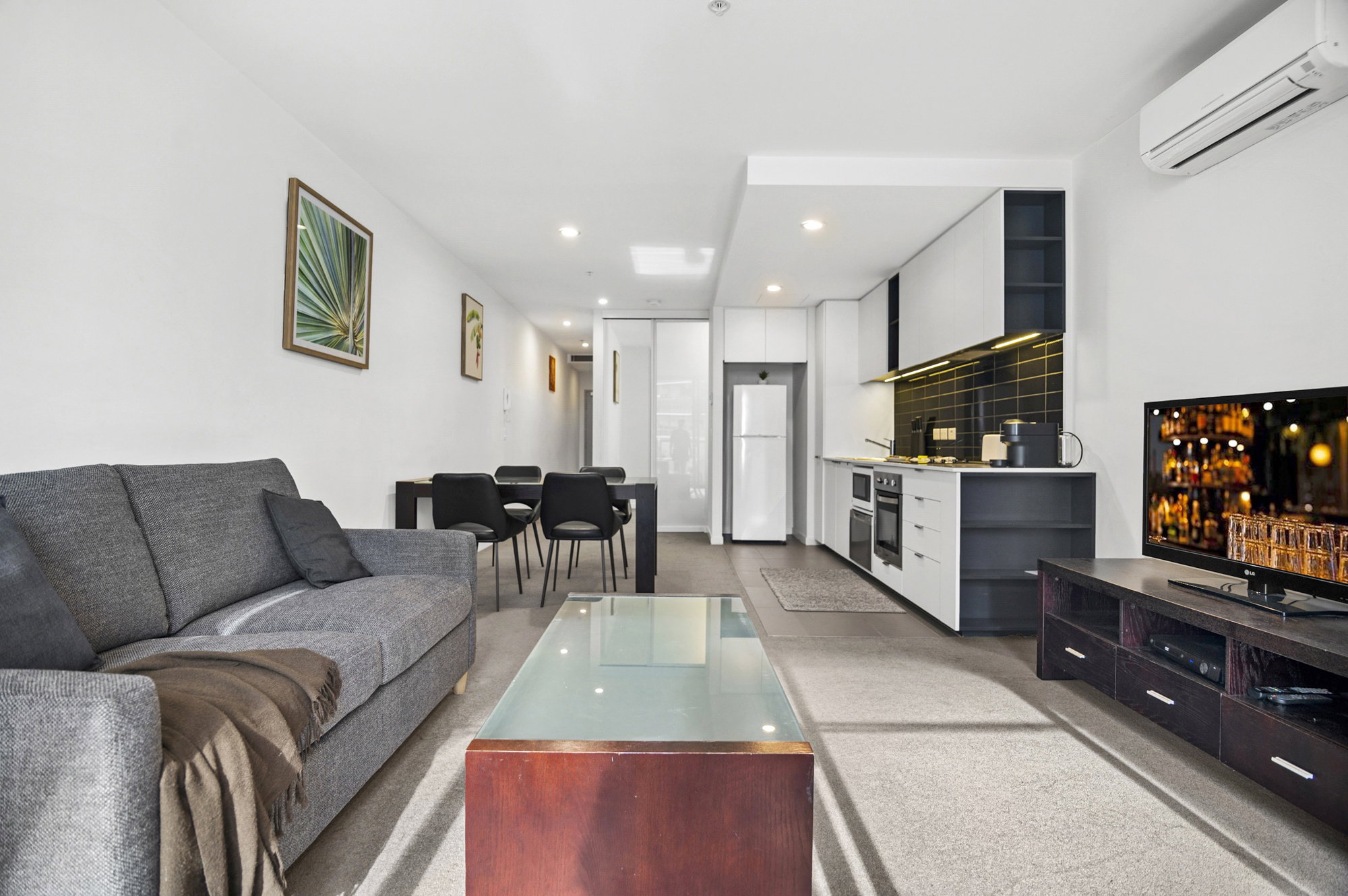 Furnished 1 Bedroom Apartment in Docklands