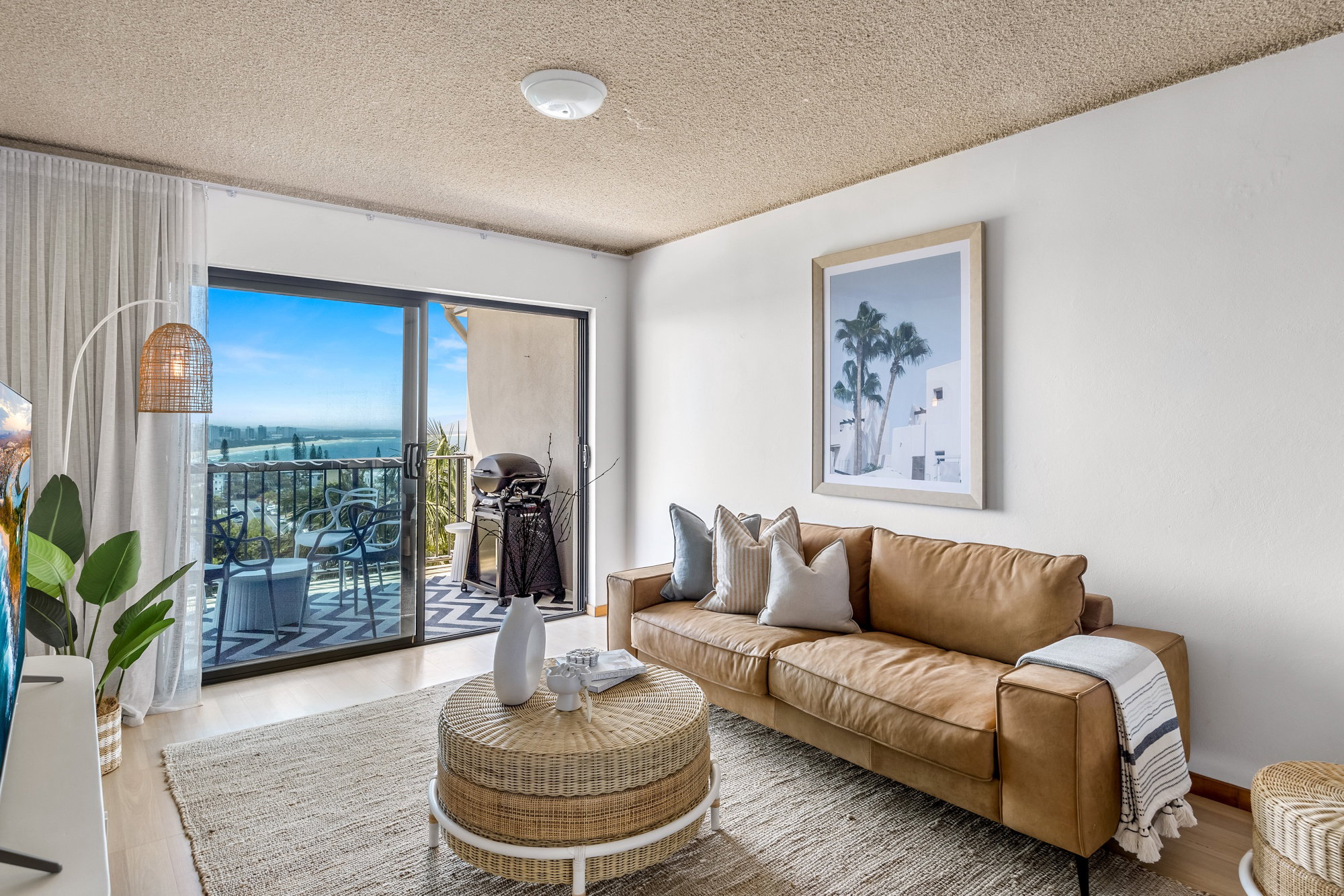 Furnished 2 Bedroom Apartment in Alexandra Headland