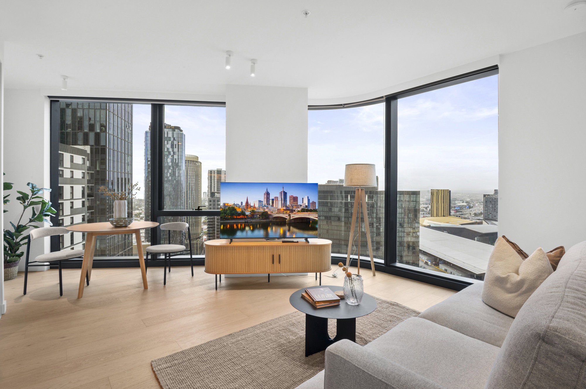 Furnished 1 Bedroom Apartment in Southbank