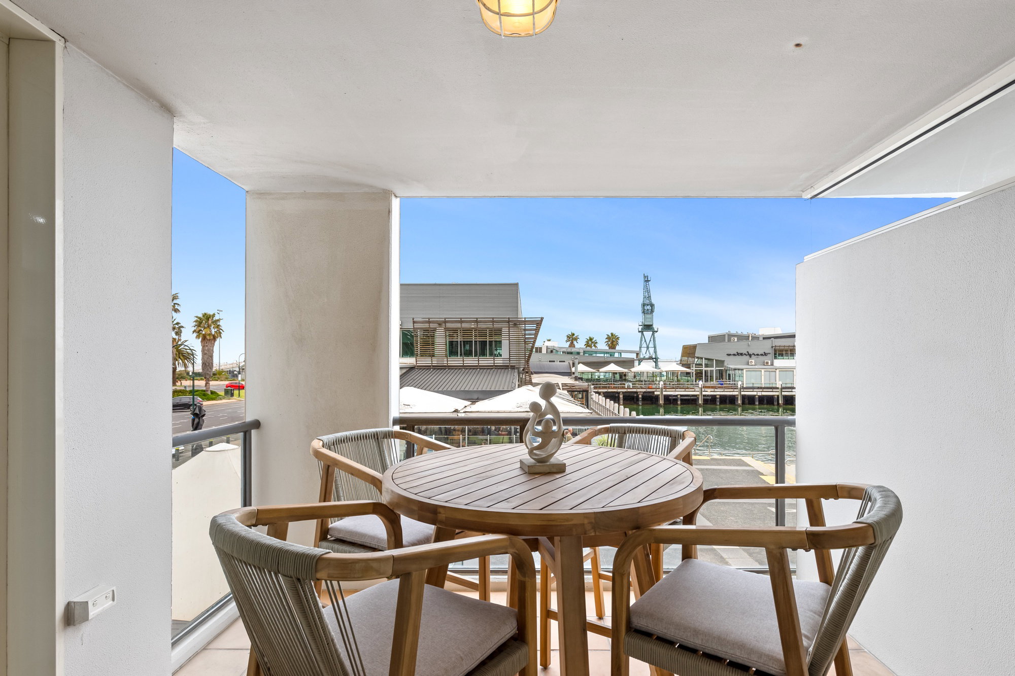 Furnished 3 Bedroom Apartment in Port Melbourne