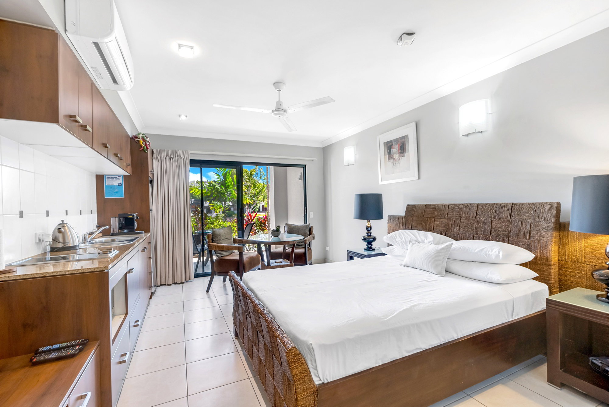 Furnished 1 Bedroom Apartment in Trinity Beach