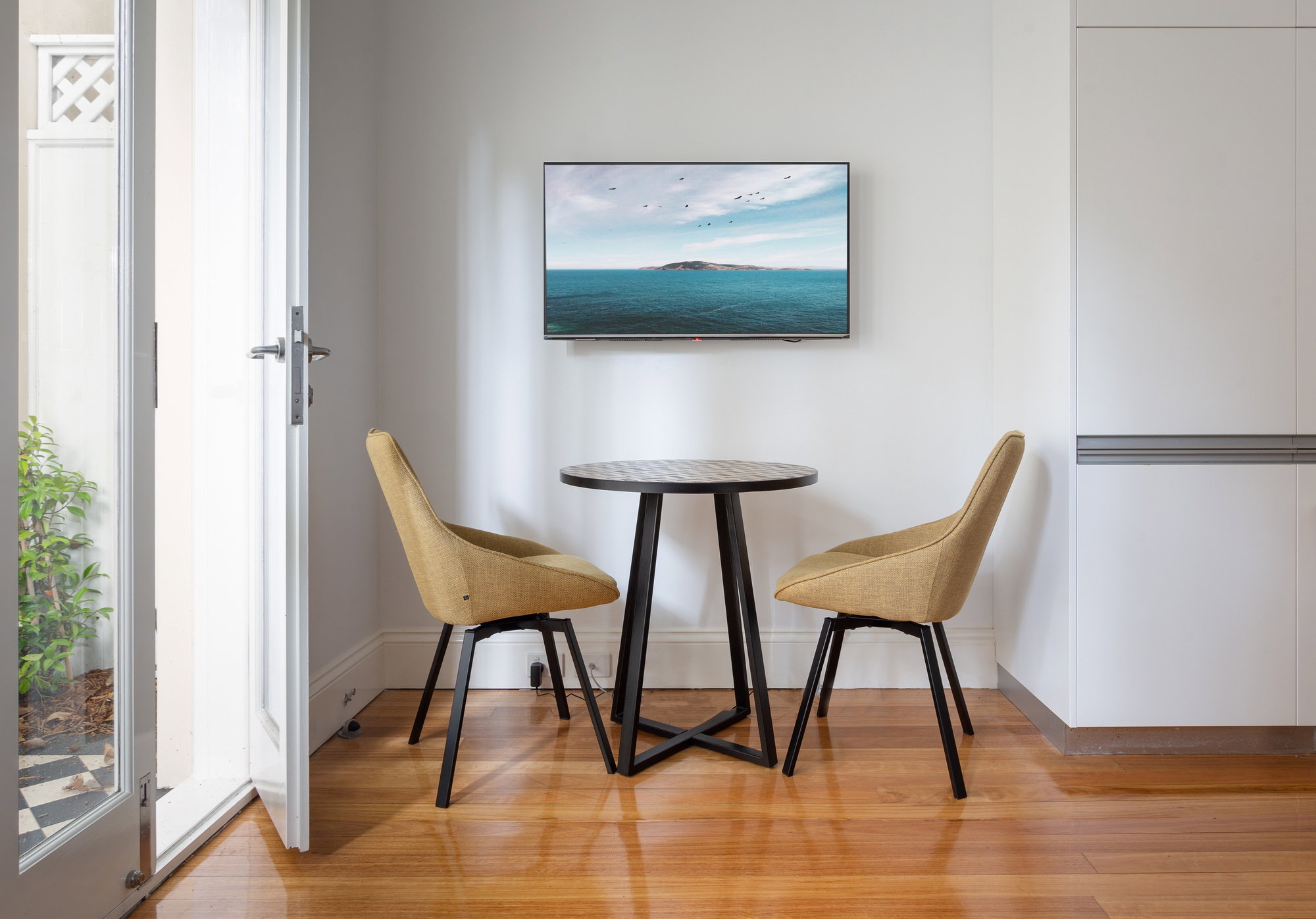 Furnished 1 Bedroom Rental in Fairfield West