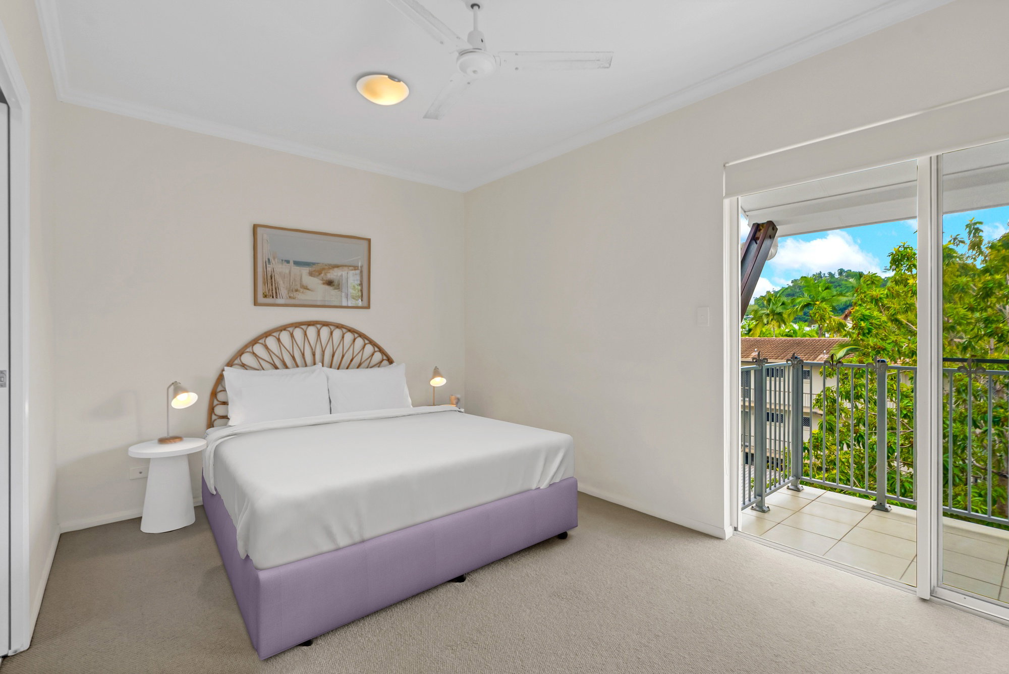 Furnished 2 Bedroom Apartment in Trinity Beach
