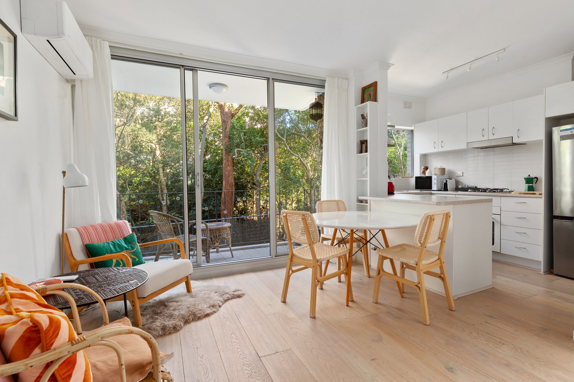 Furnished 1 Bedroom Apartment in Neutral Bay