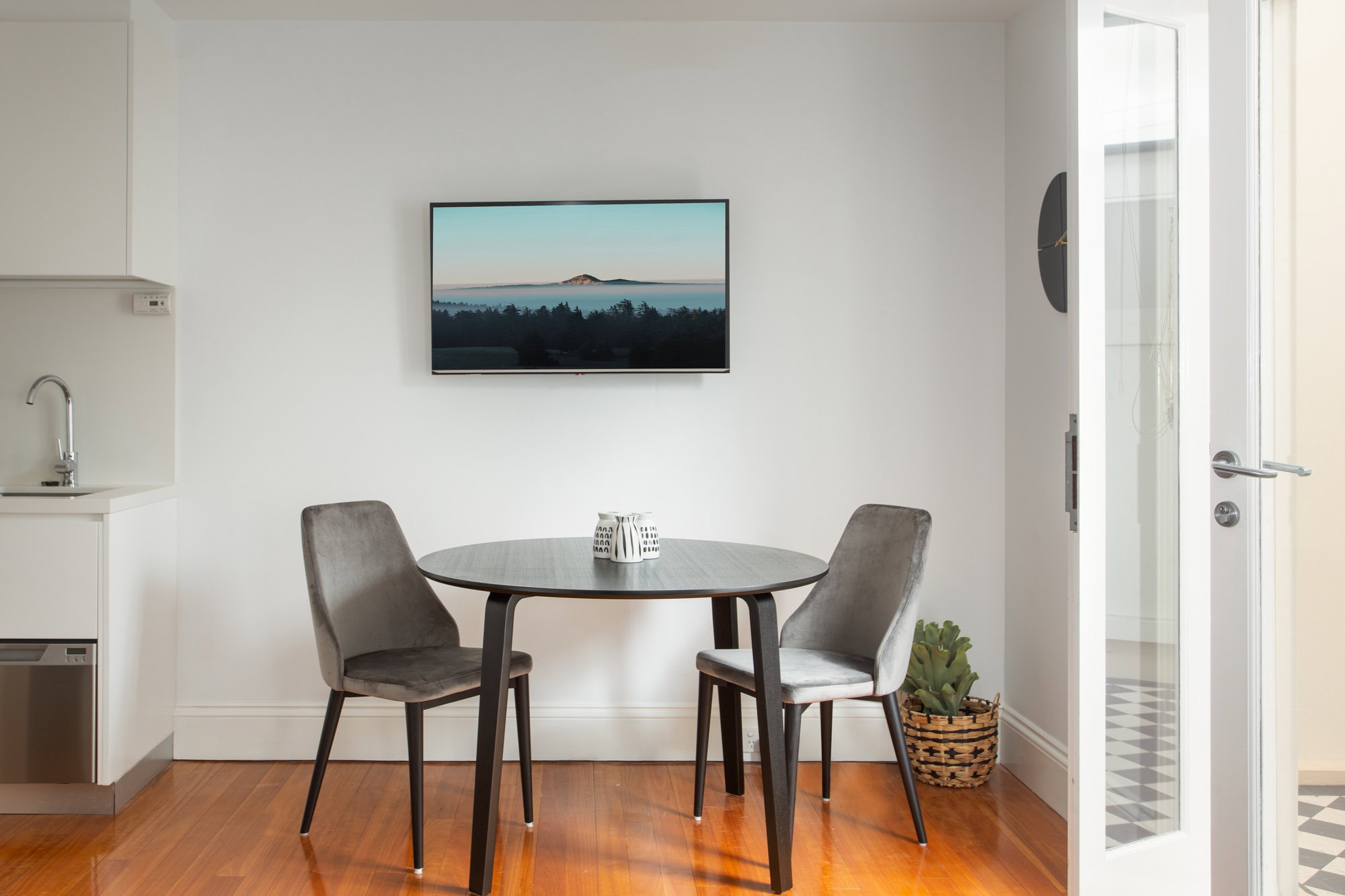 Furnished 1 Bedroom Rental in Fairfield West