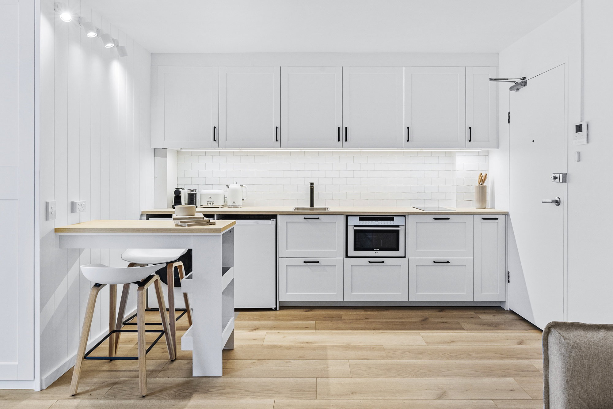 Furnished 1 Bedroom Apartment in Bondi Junction