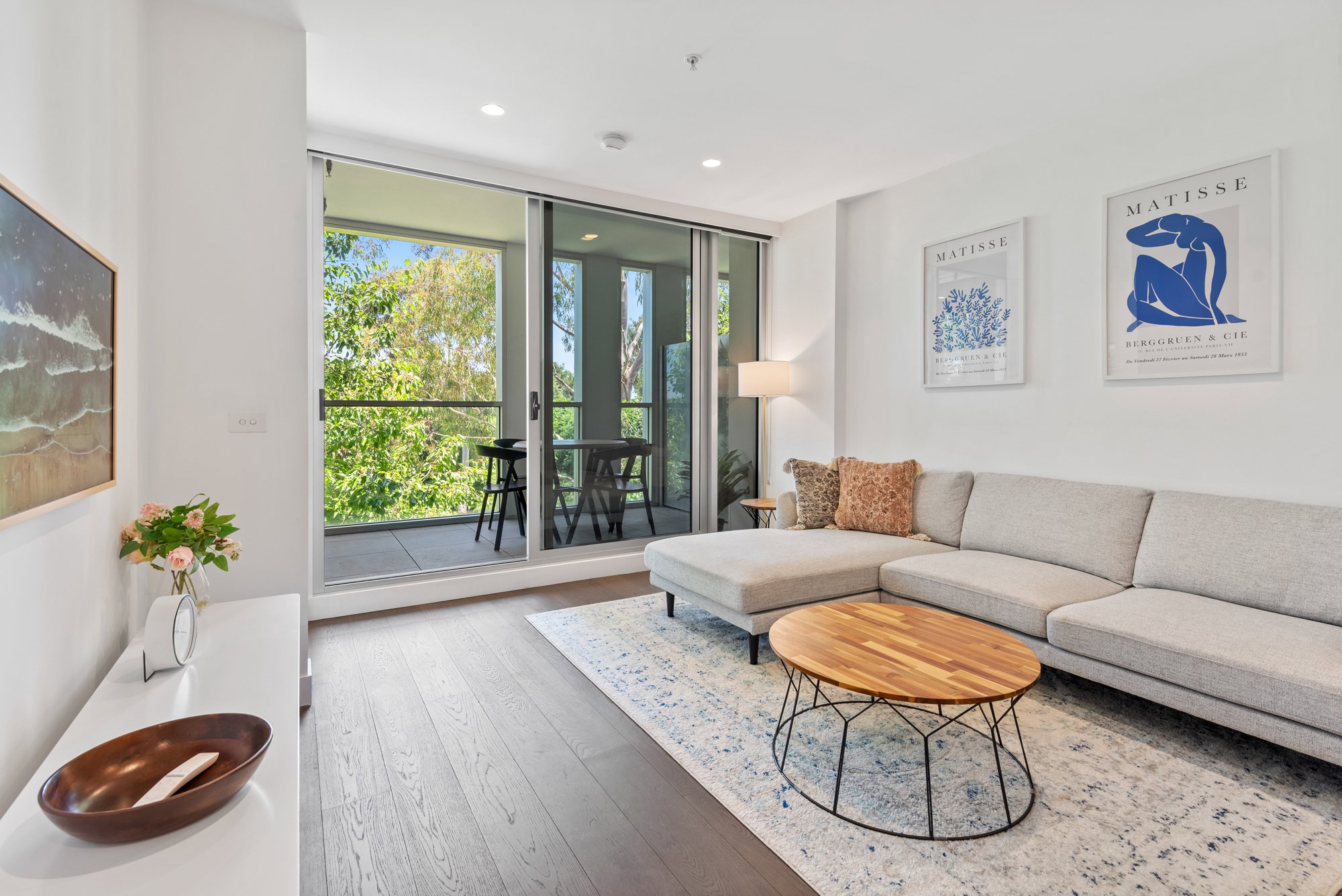 Furnished 2 Bedroom Apartment in South Yarra