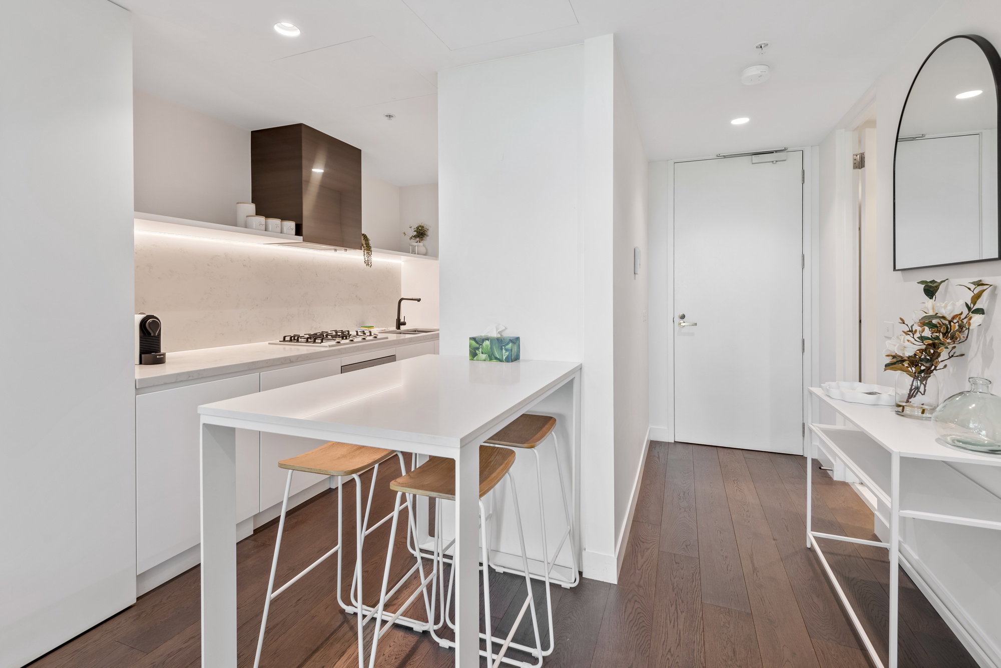 Furnished 2 Bedroom Apartment in South Yarra