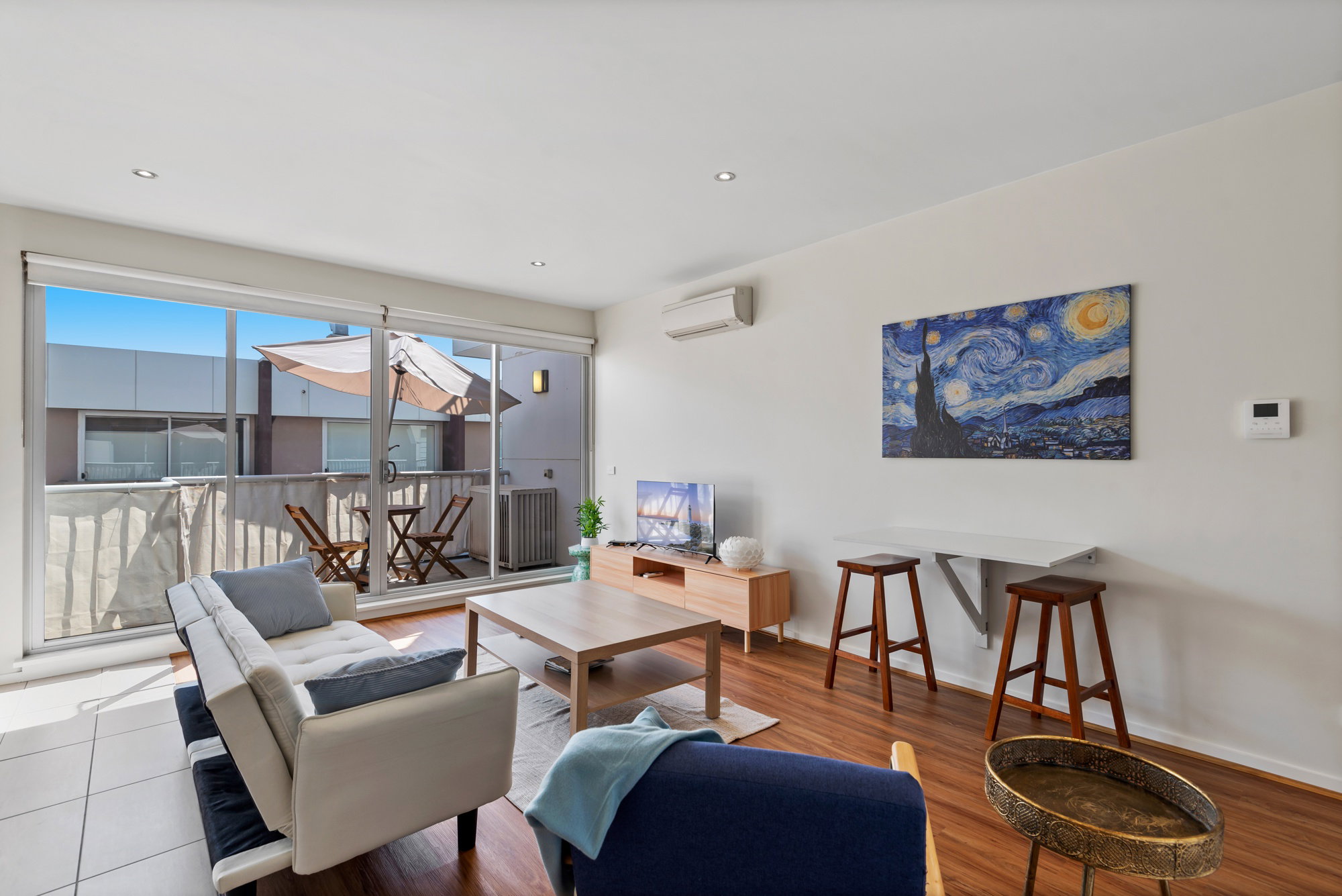 Furnished 1 Bedroom Apartment in North Melbourne