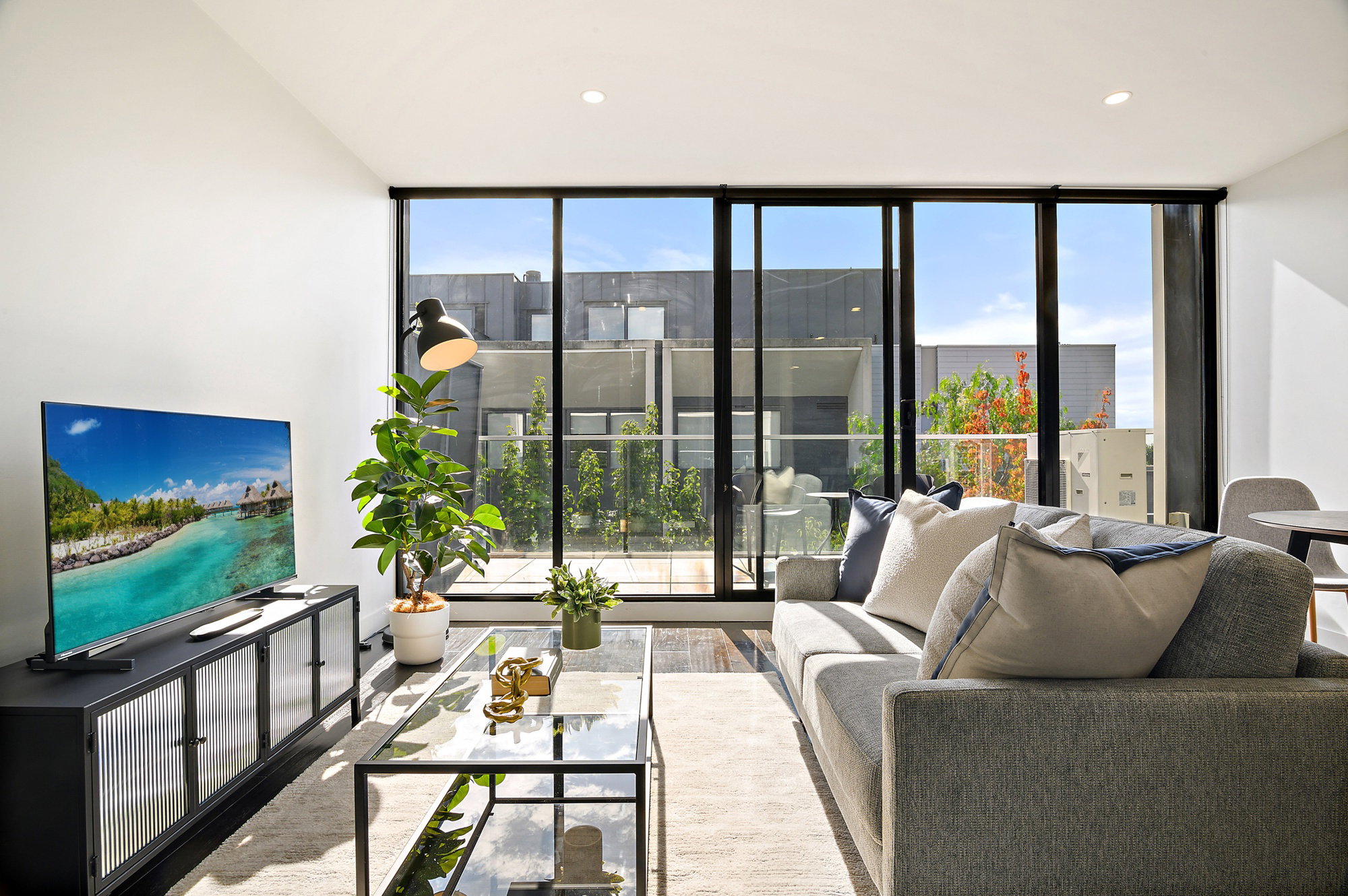 Furnished 1 Bedroom Apartment in Ascot Vale