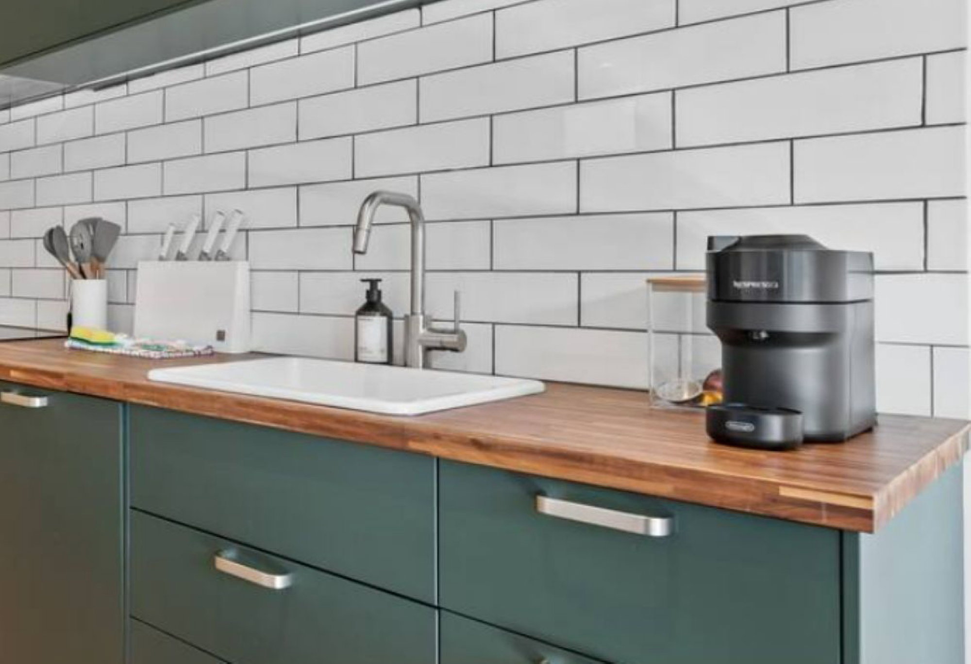 Furnished 2 Bedroom Apartment in St Kilda