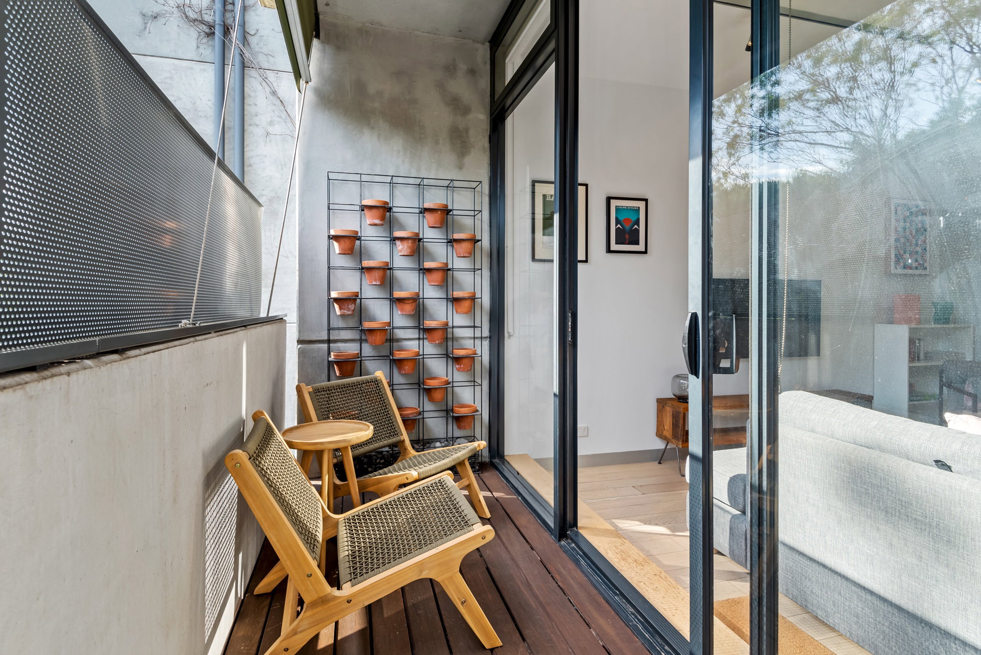 Furnished 2 Bedroom Apartment in St Kilda