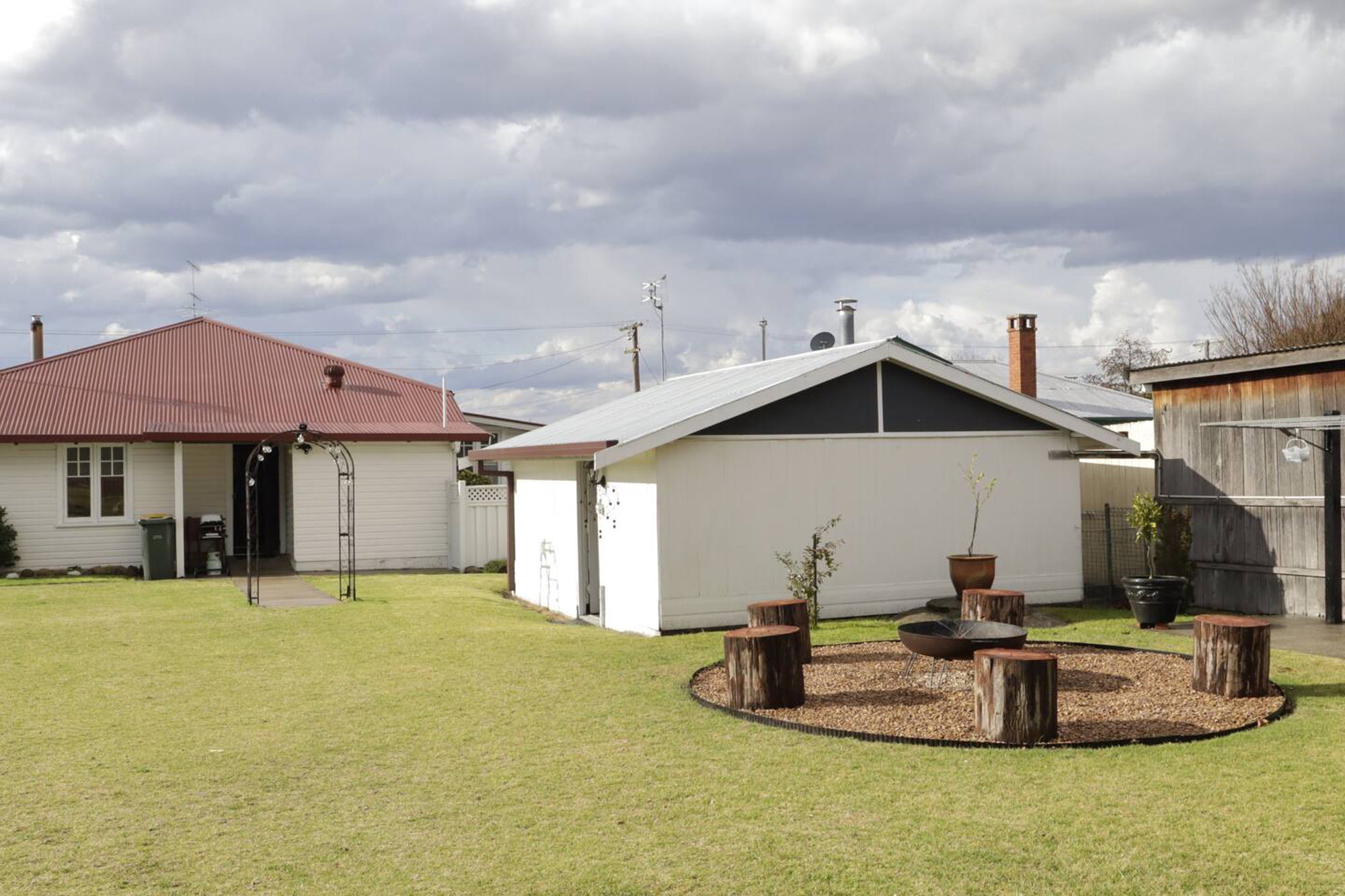 Furnished 2 Bedroom House in Tenterfield