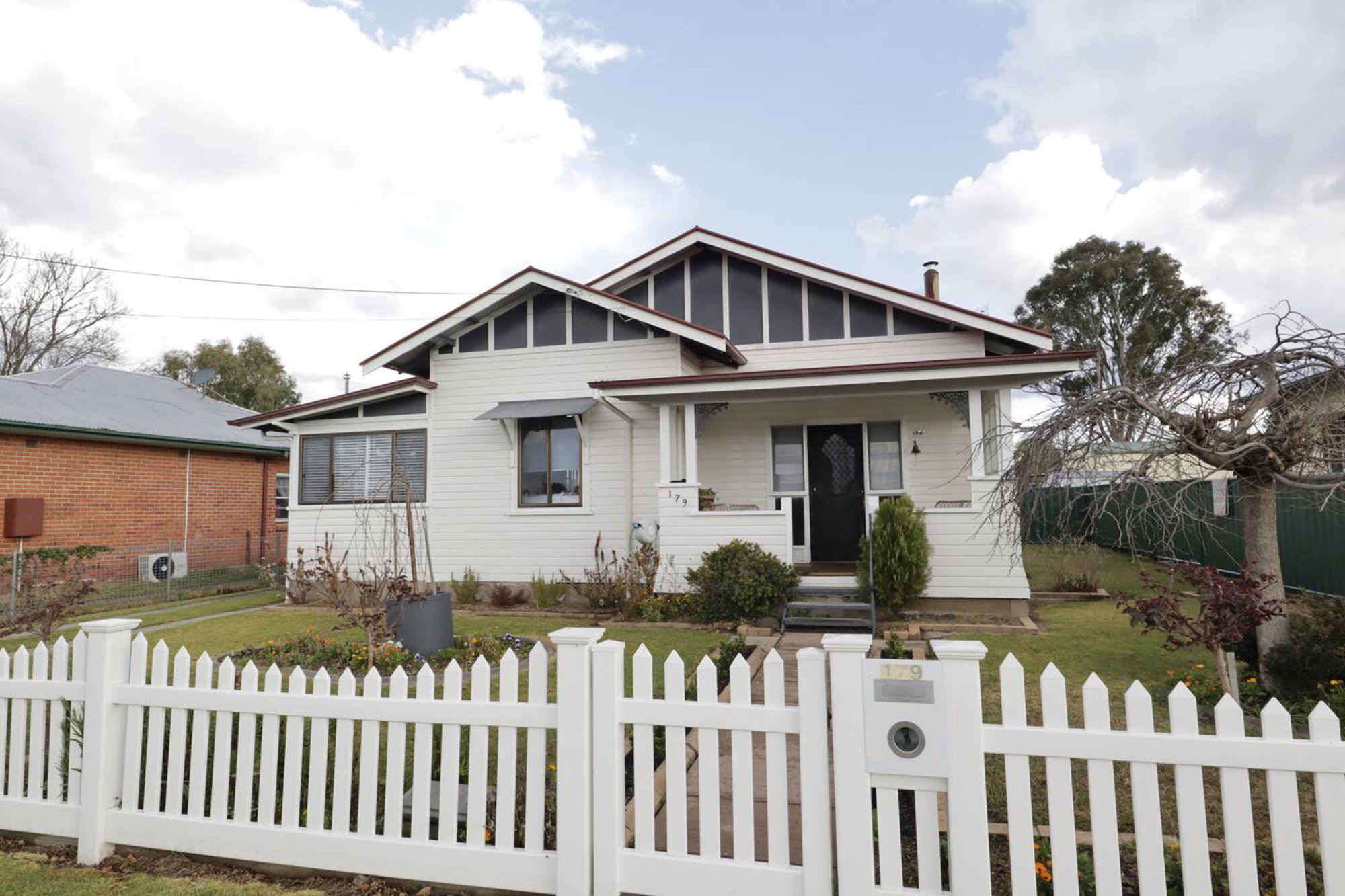 Furnished 2 Bedroom House in Tenterfield